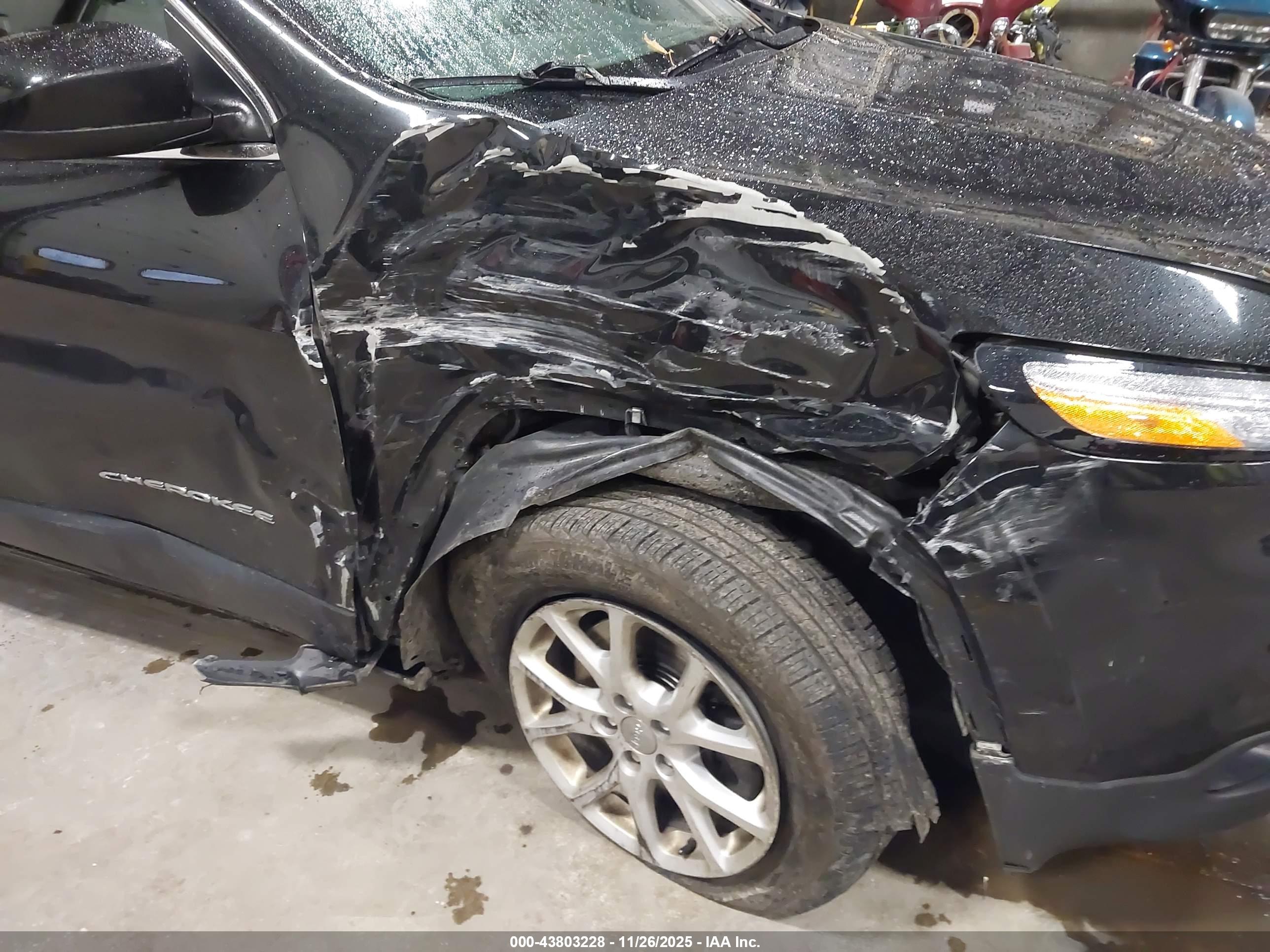 JEEP CHEROKEE image 6
