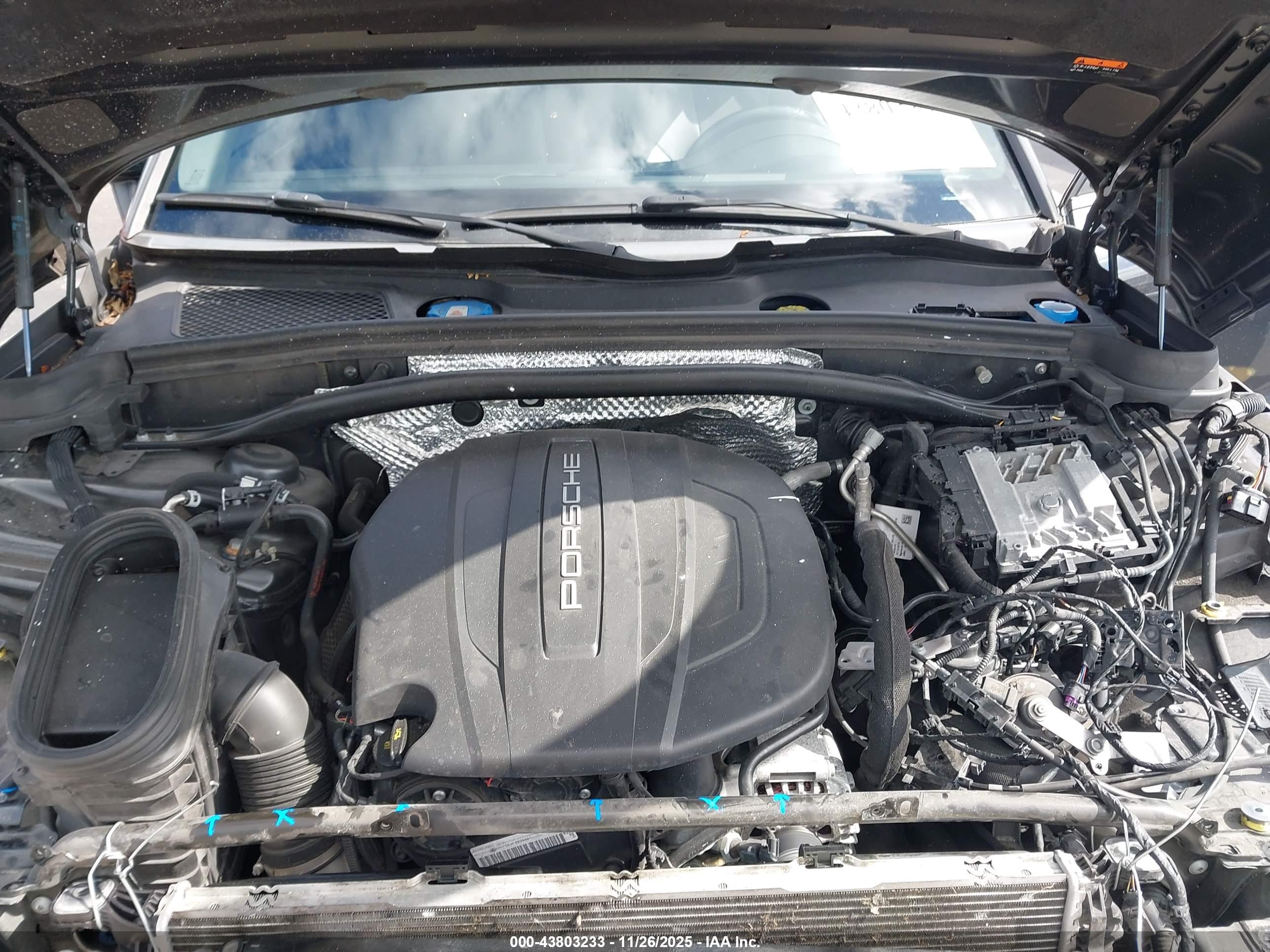 PORSCHE MACAN image 10