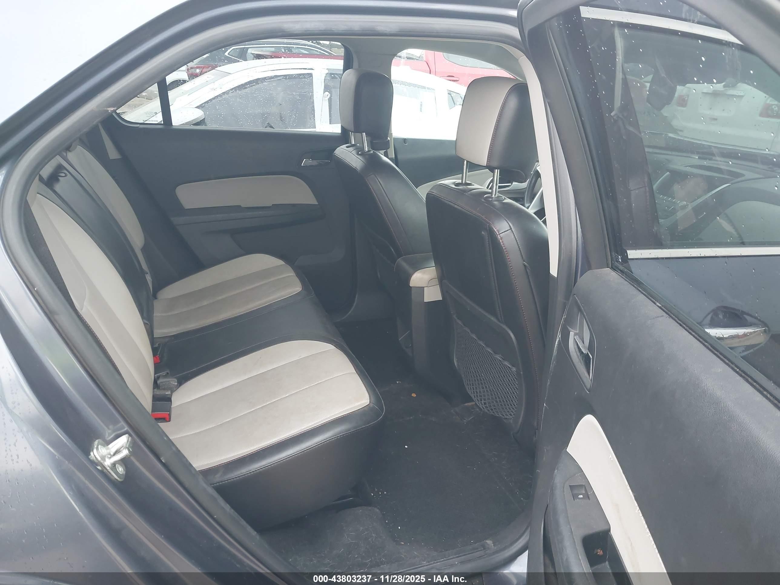 CHEVROLET EQUINOX image 8