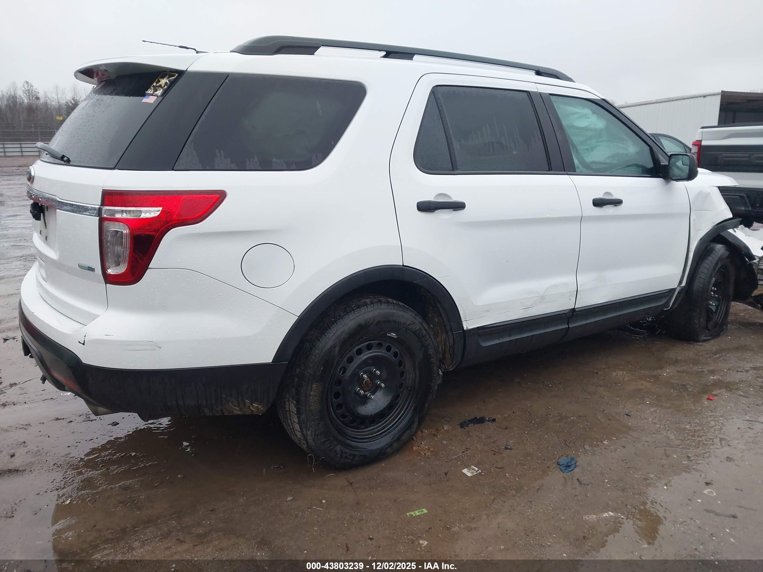 FORD EXPLORER image 4