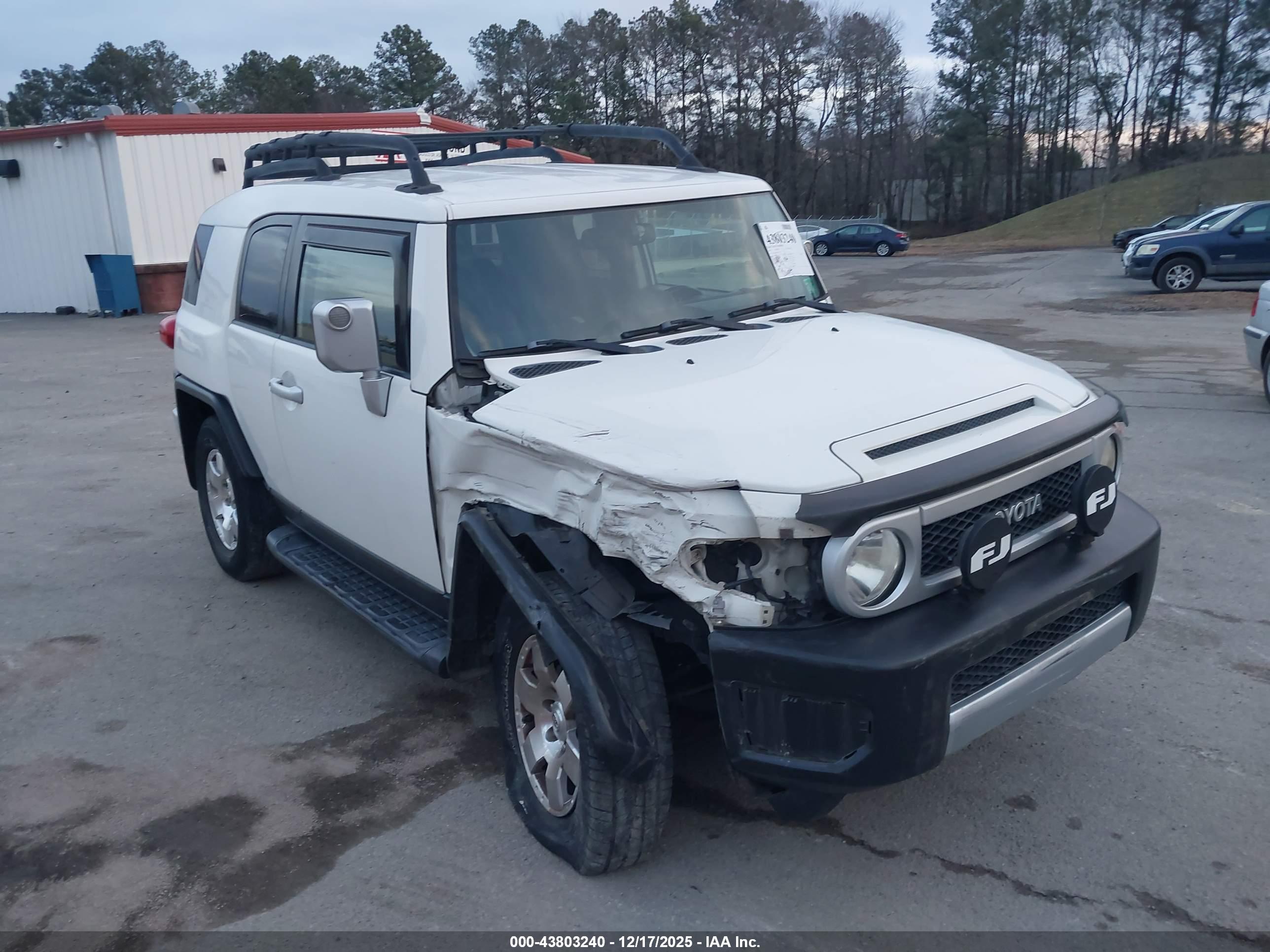 TOYOTA FJ image 6