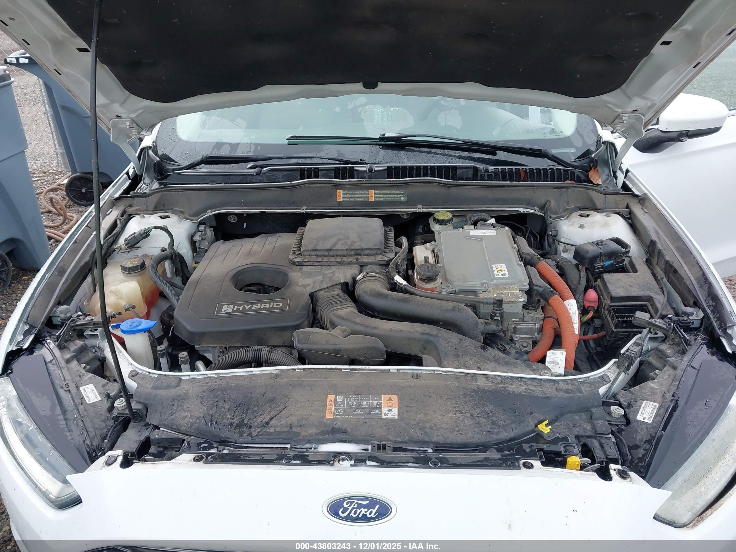 FORD FUSION image 10