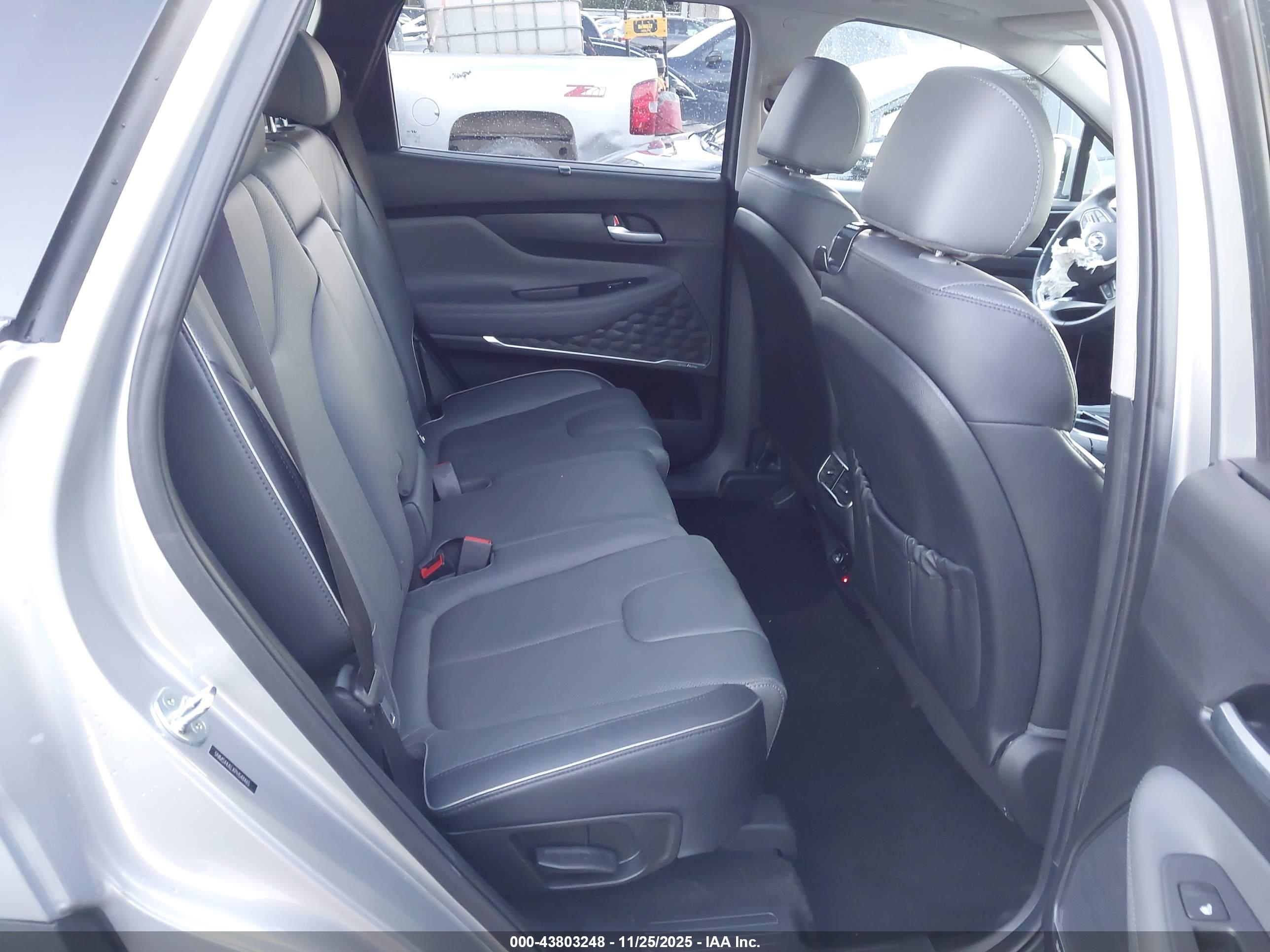 HYUNDAI SANTA image 8
