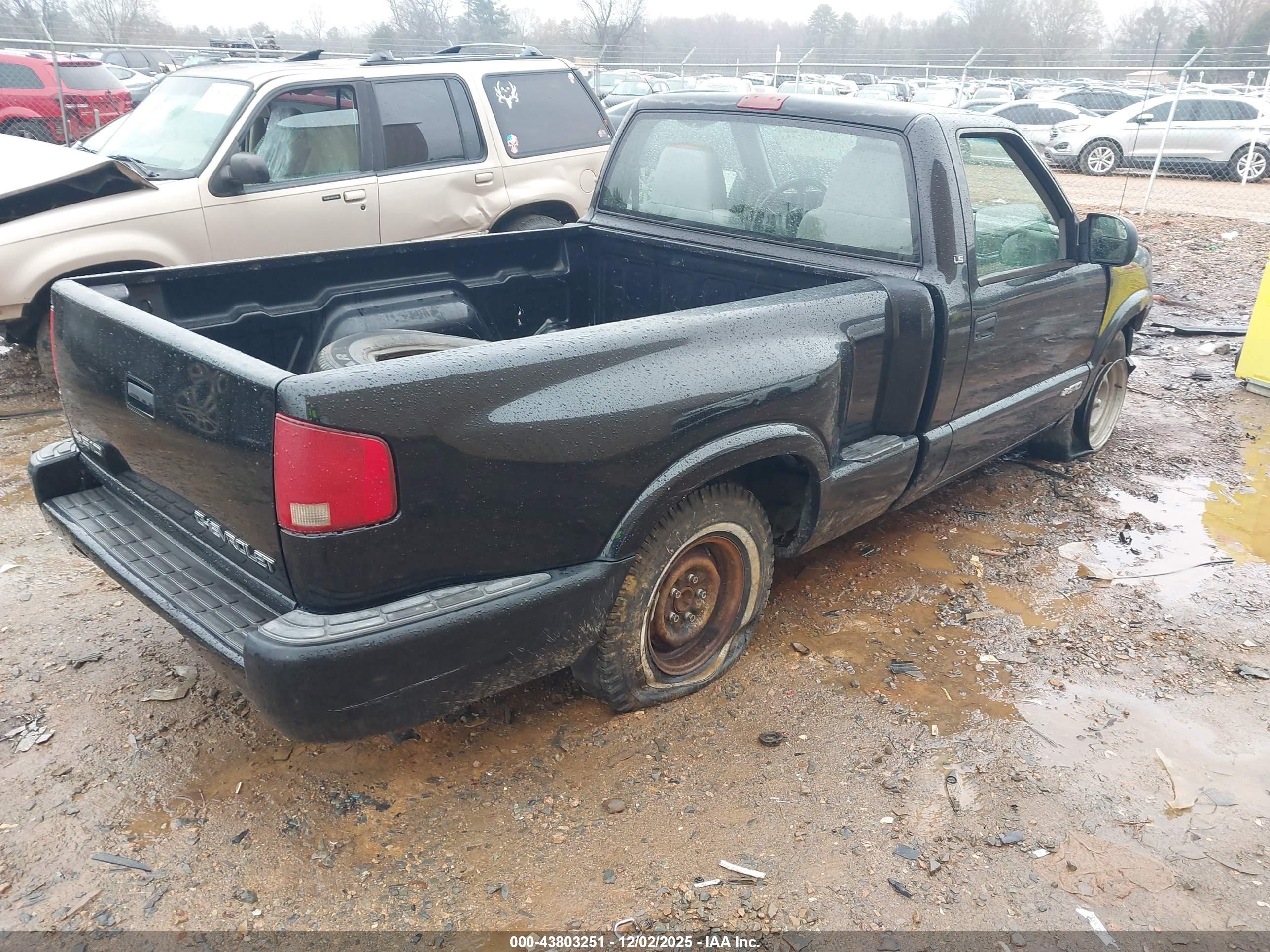 CHEVROLET S-10 image 4