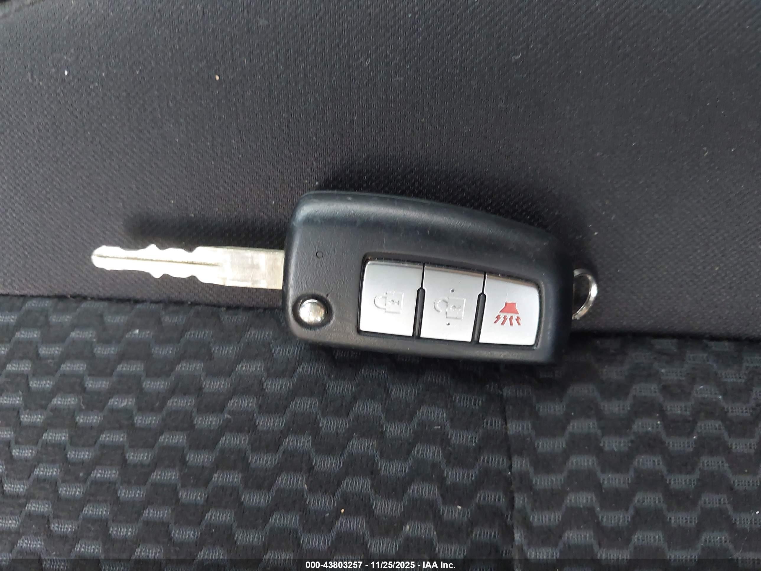 NISSAN ROGUE image 11