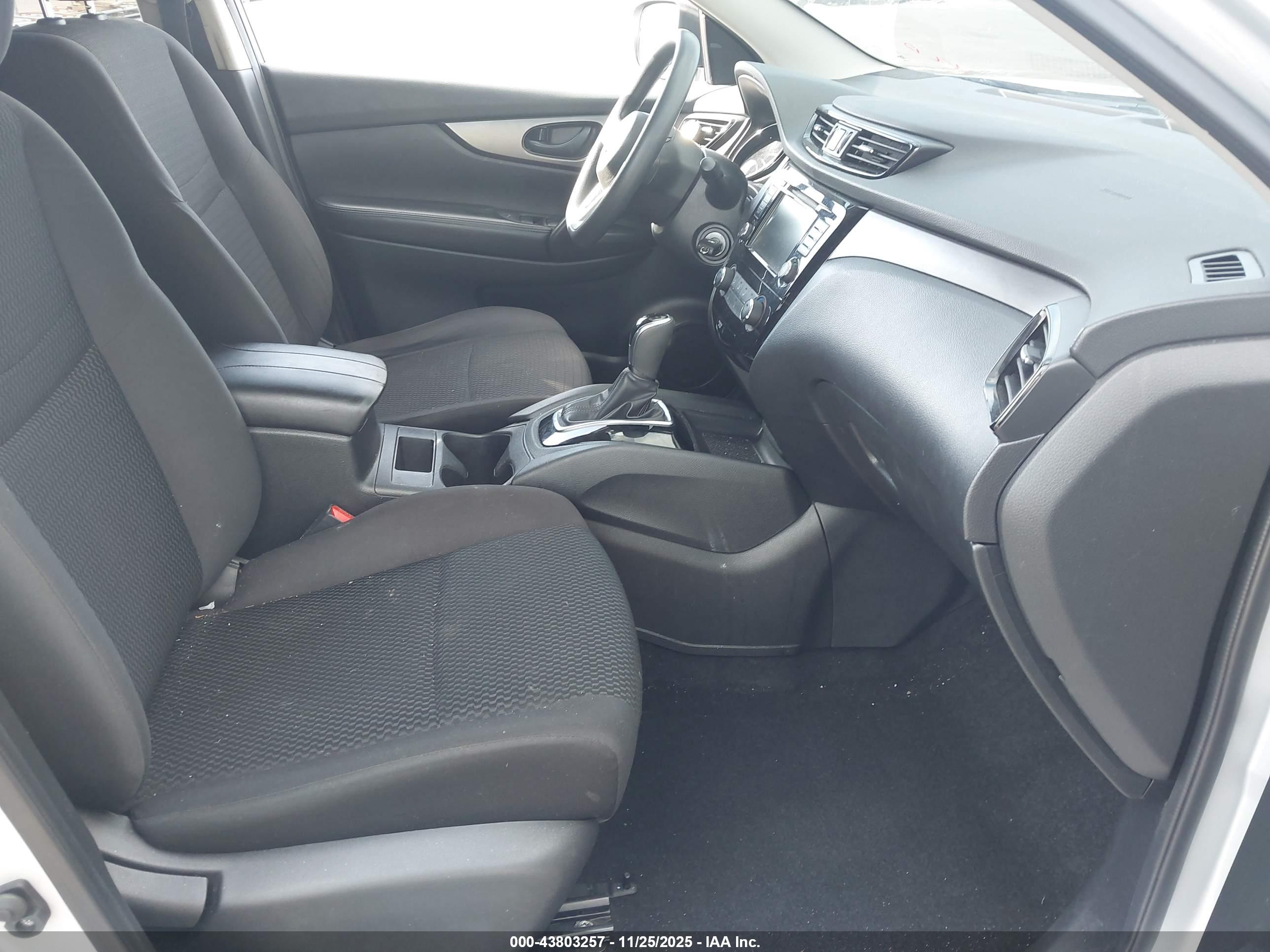 NISSAN ROGUE image 5