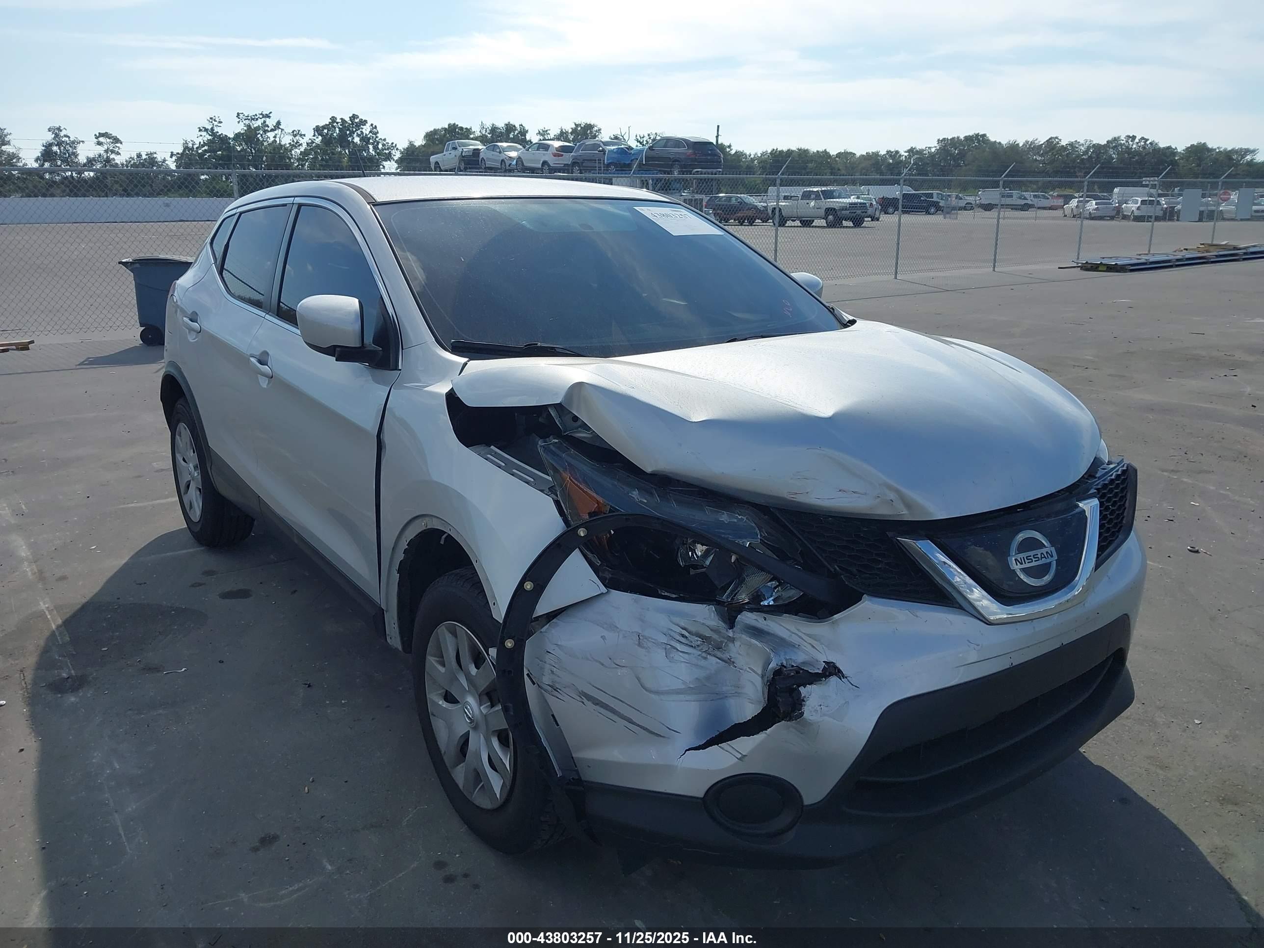 NISSAN ROGUE image 6