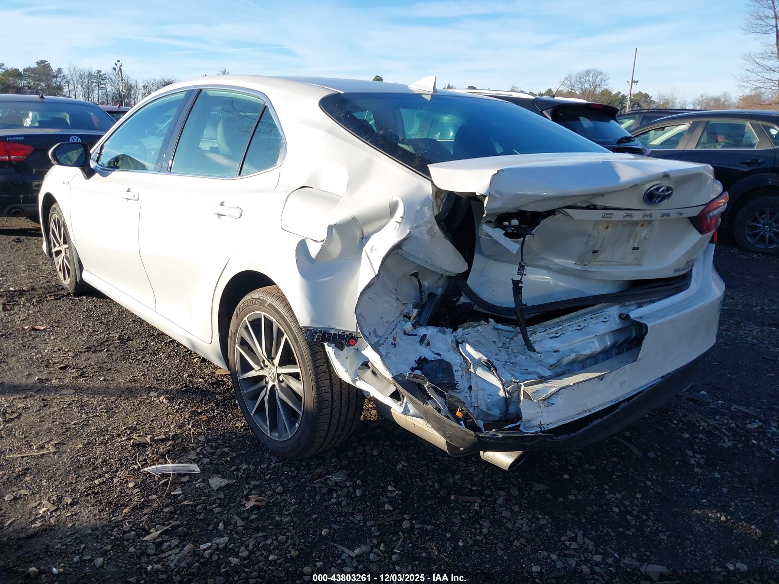 TOYOTA CAMRY image 3