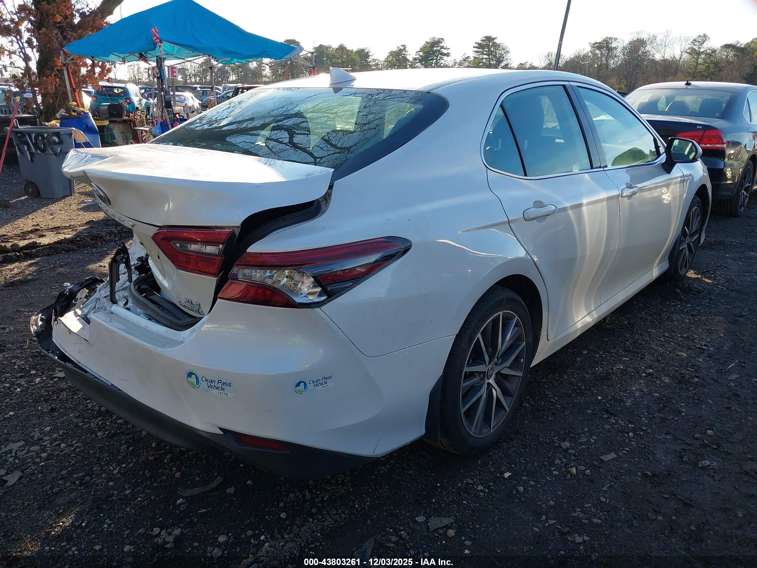 TOYOTA CAMRY image 4