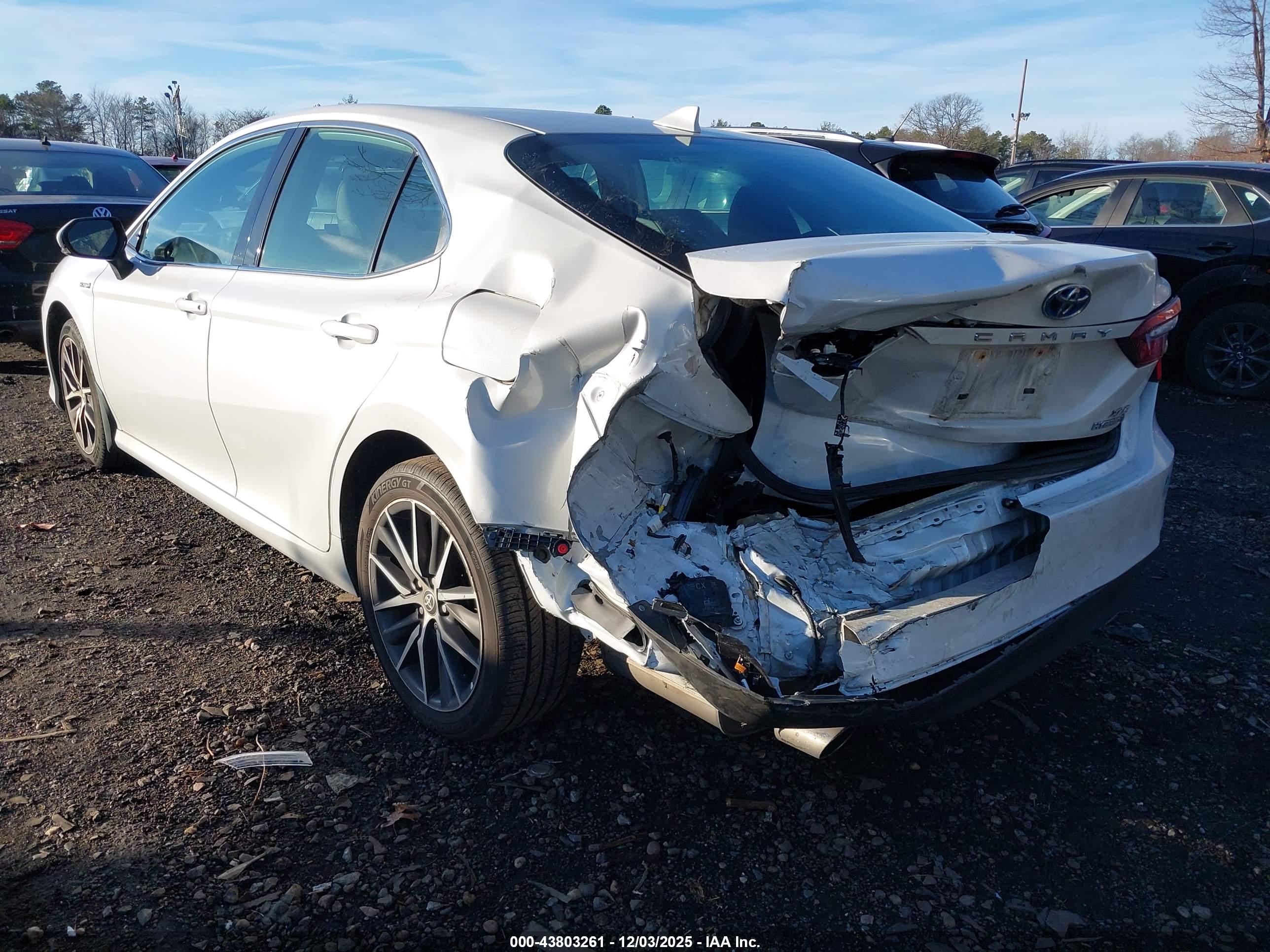TOYOTA CAMRY image 6