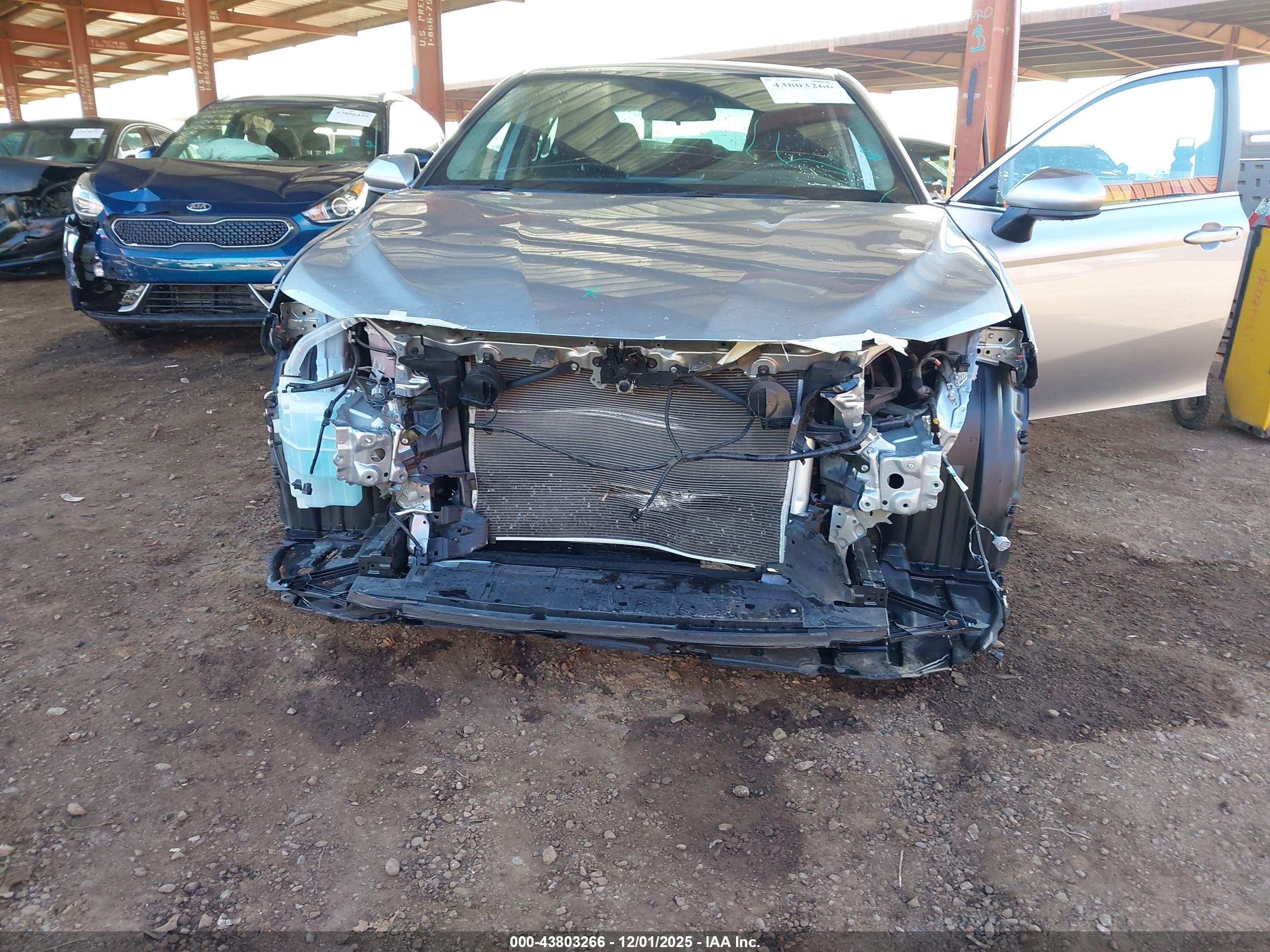 TOYOTA CAMRY image 6