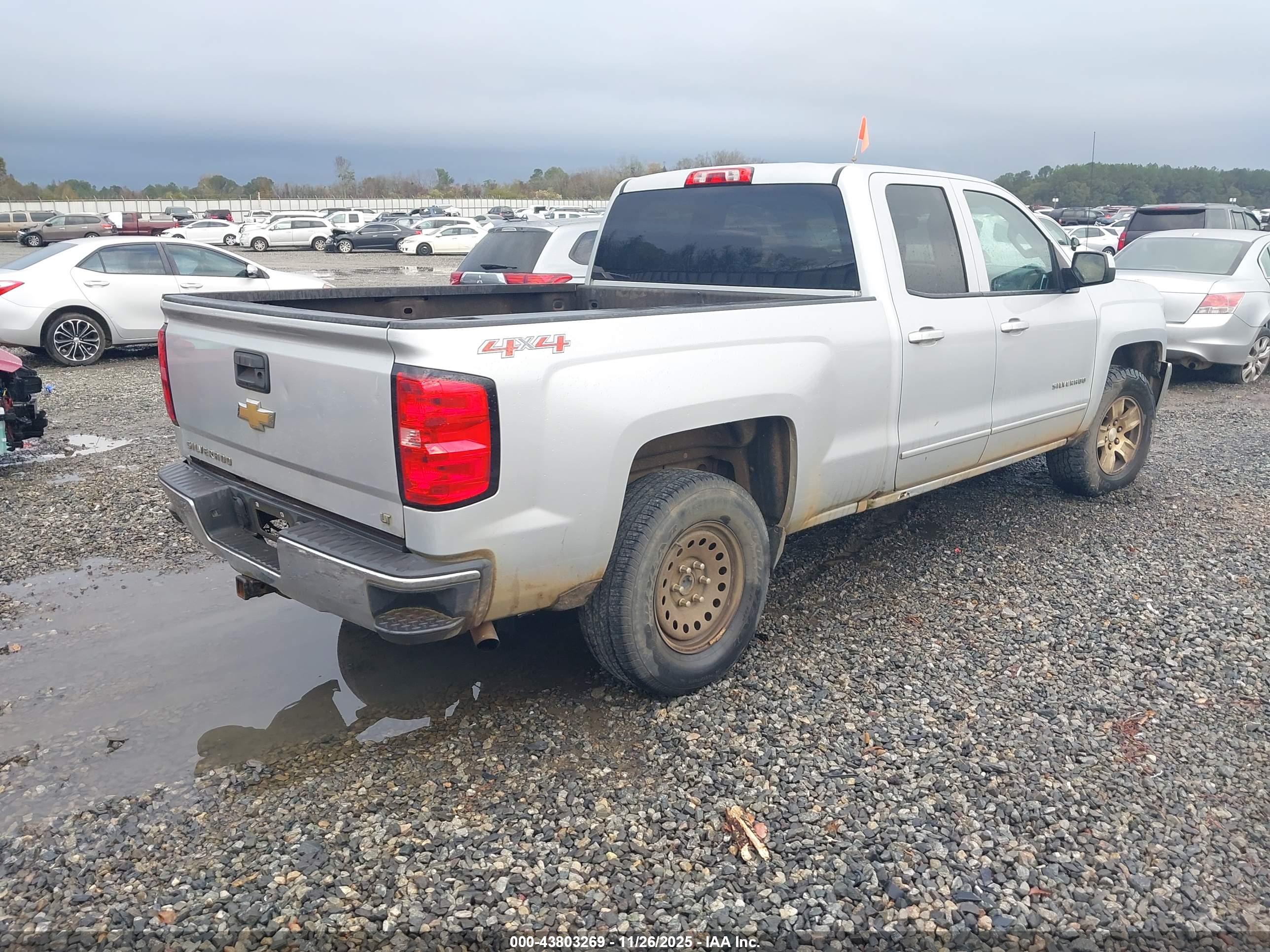 CHEVROLET SILVERADO image 4