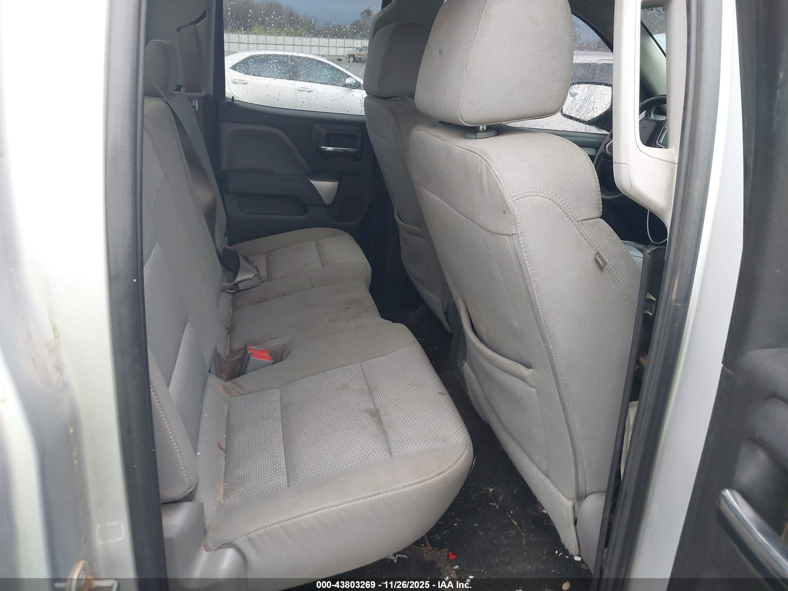CHEVROLET SILVERADO image 8