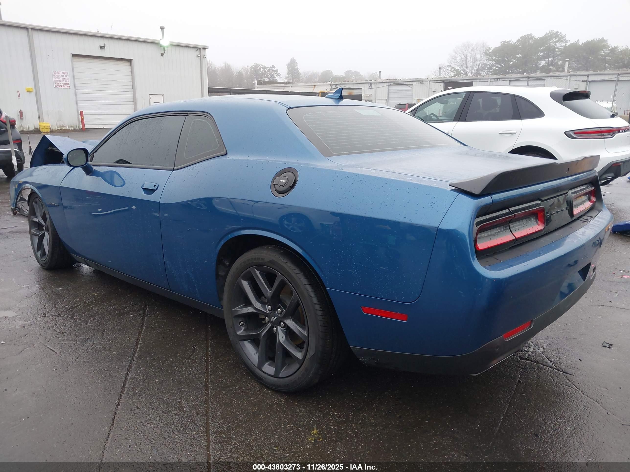 DODGE CHALLENGER image 3