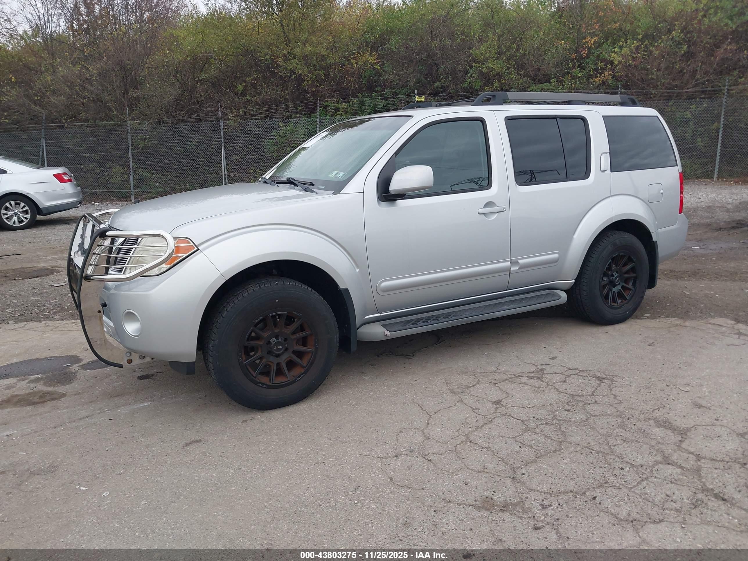 NISSAN PATHFINDER image 2