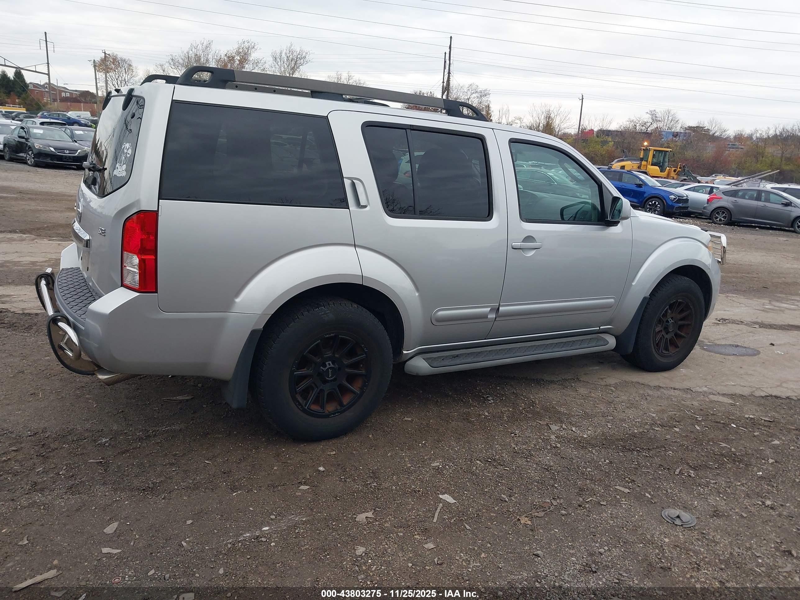 NISSAN PATHFINDER image 4