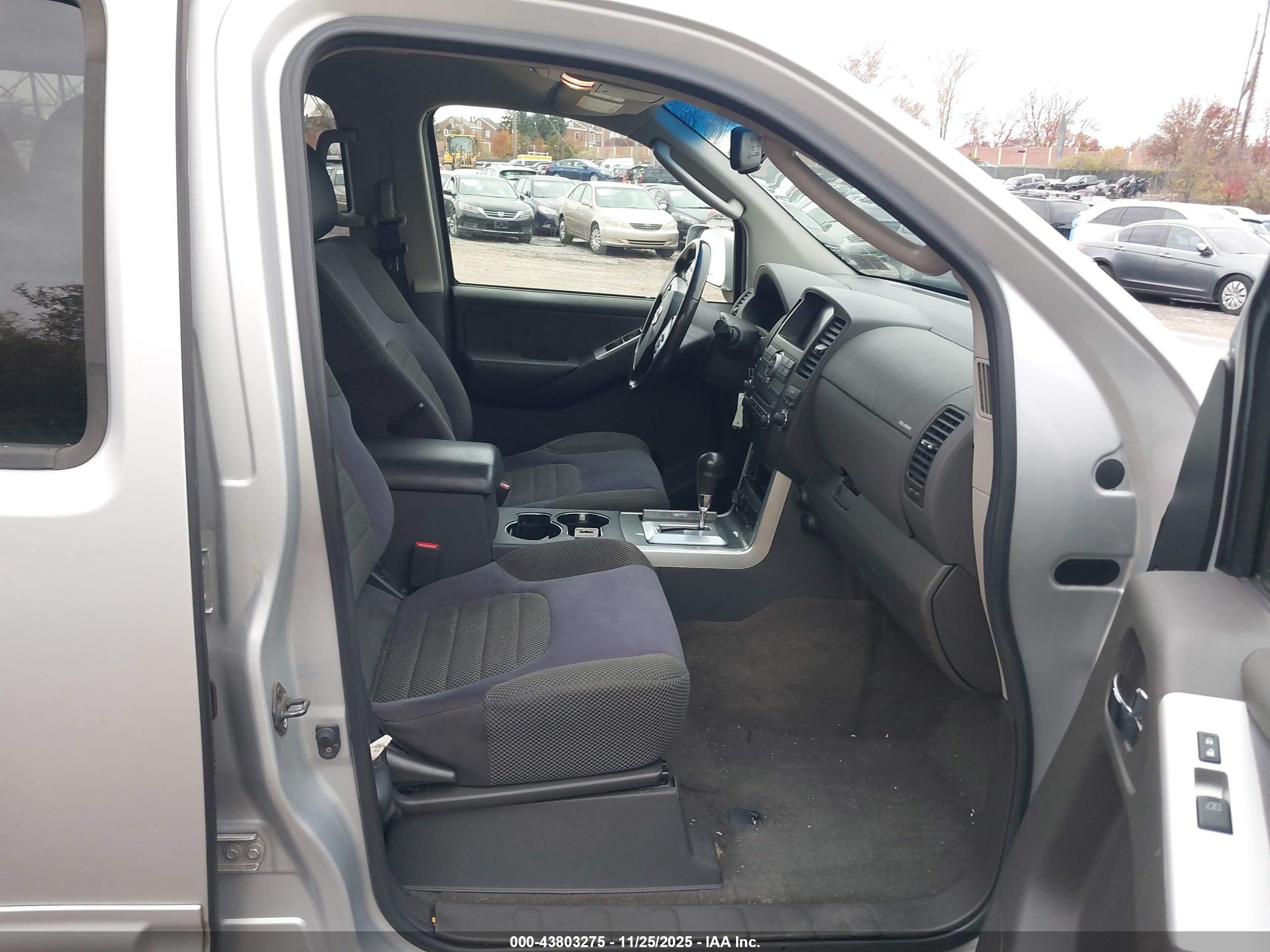 NISSAN PATHFINDER image 5