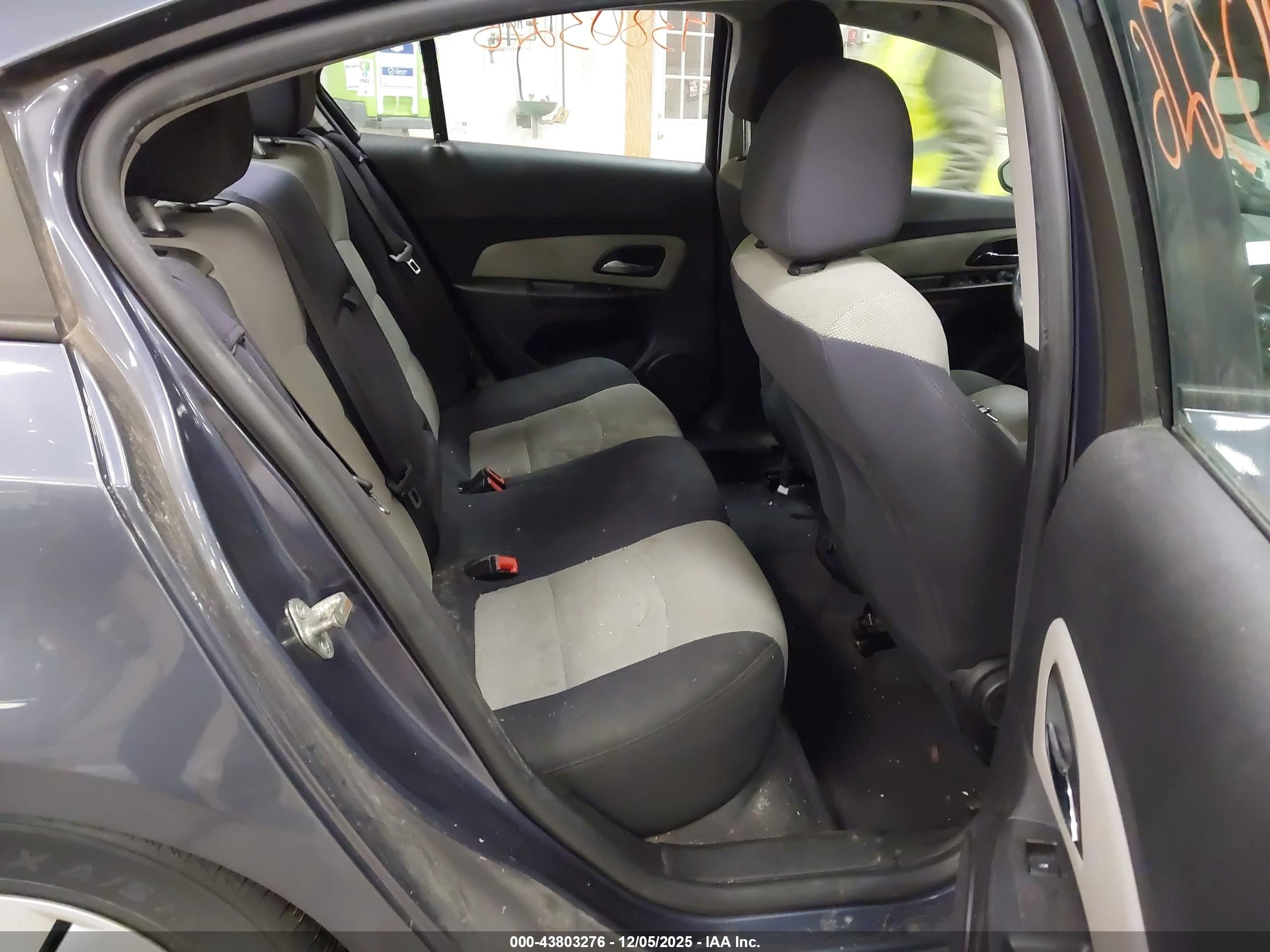 CHEVROLET CRUZE image 8