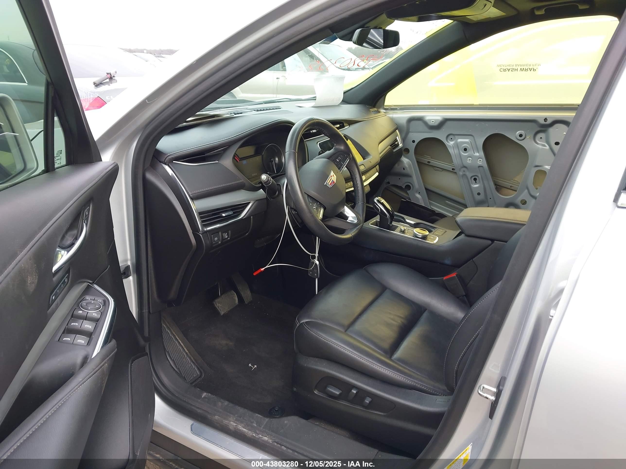 CADILLAC XT4 image 5