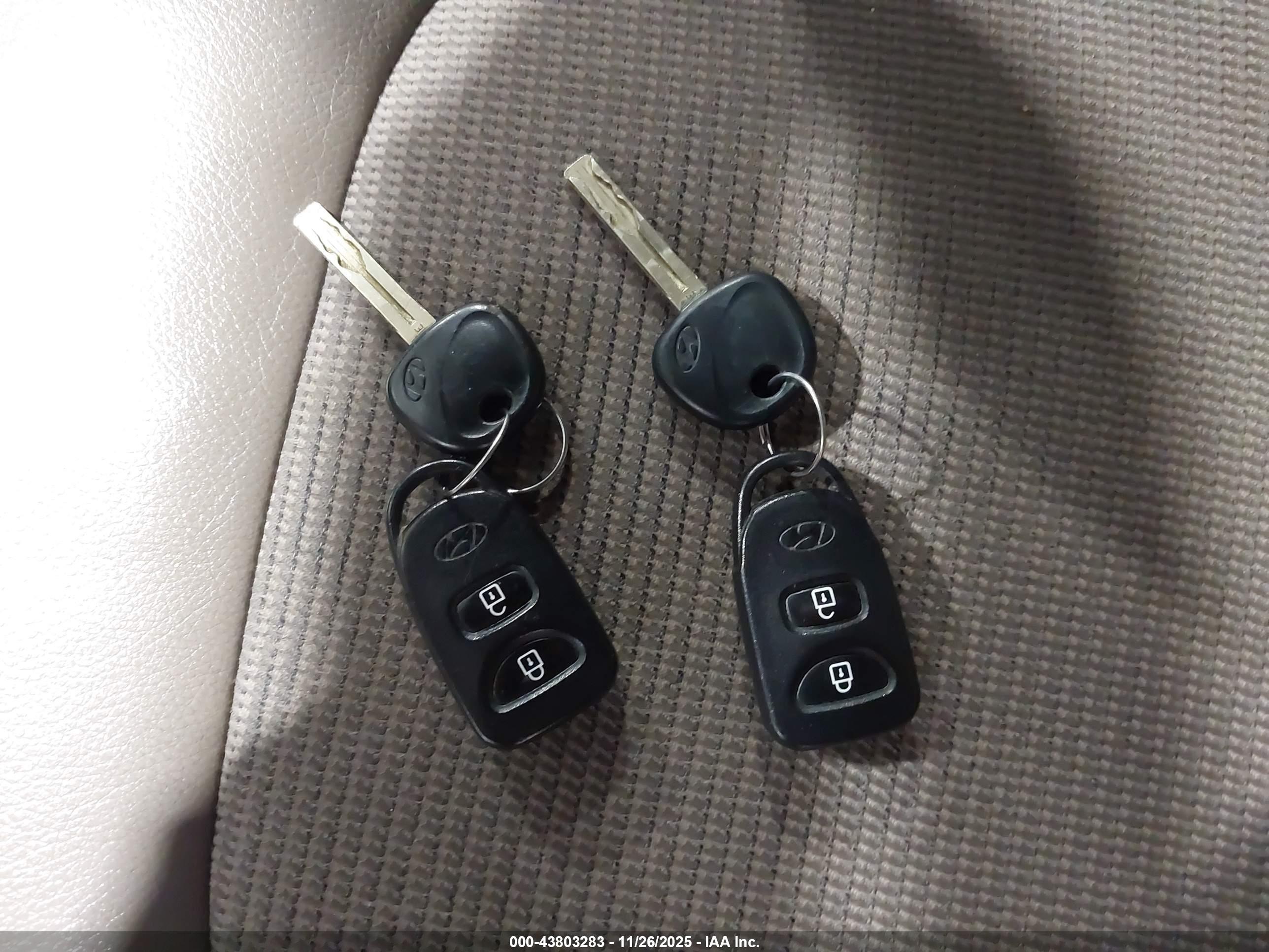 HYUNDAI TUCSON image 11