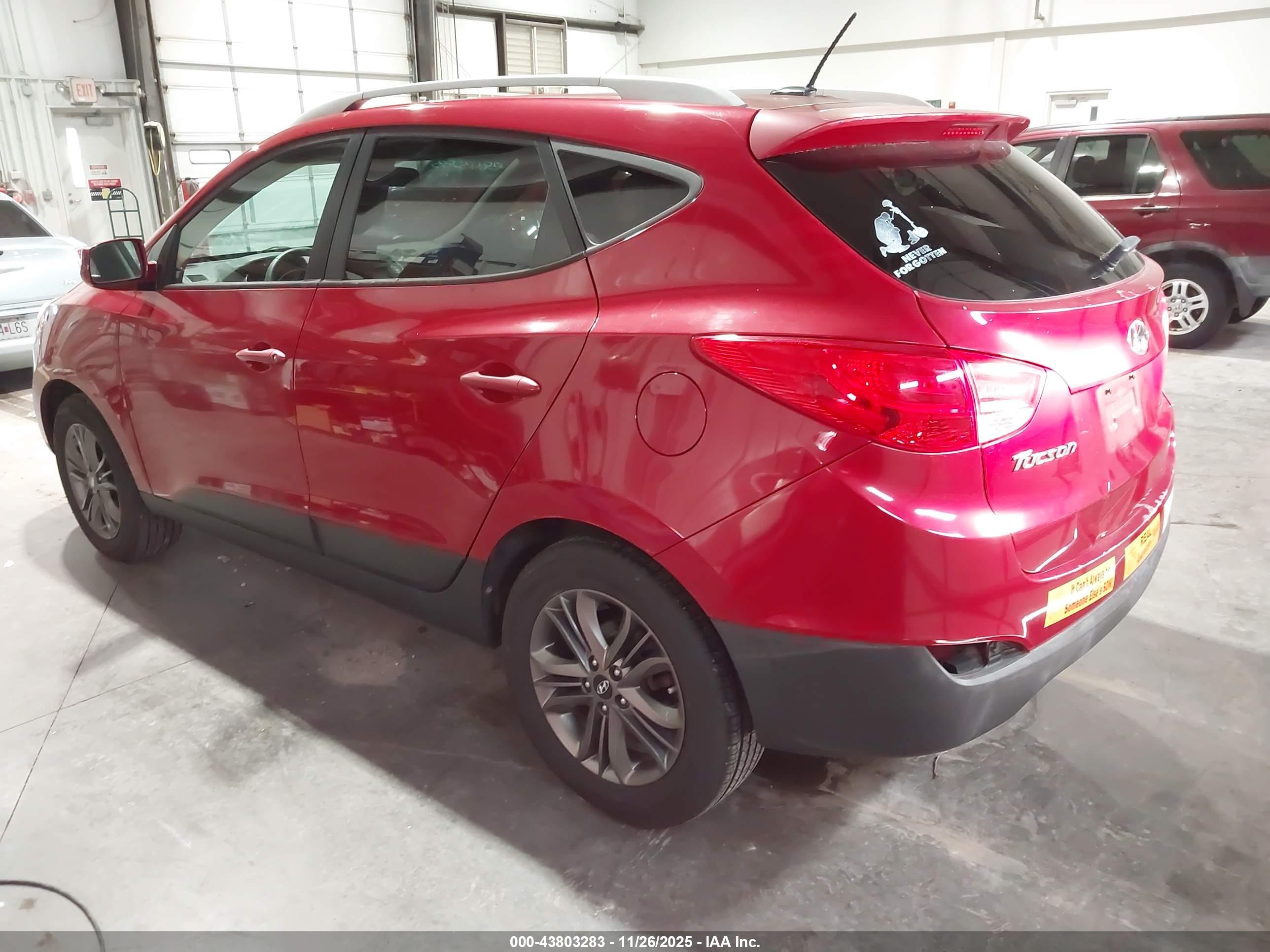 HYUNDAI TUCSON image 3