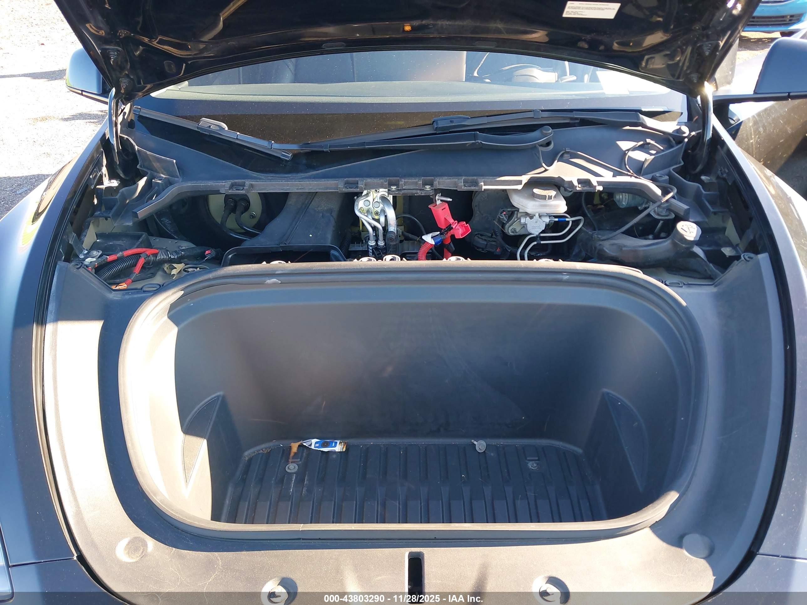 TESLA MODEL image 10