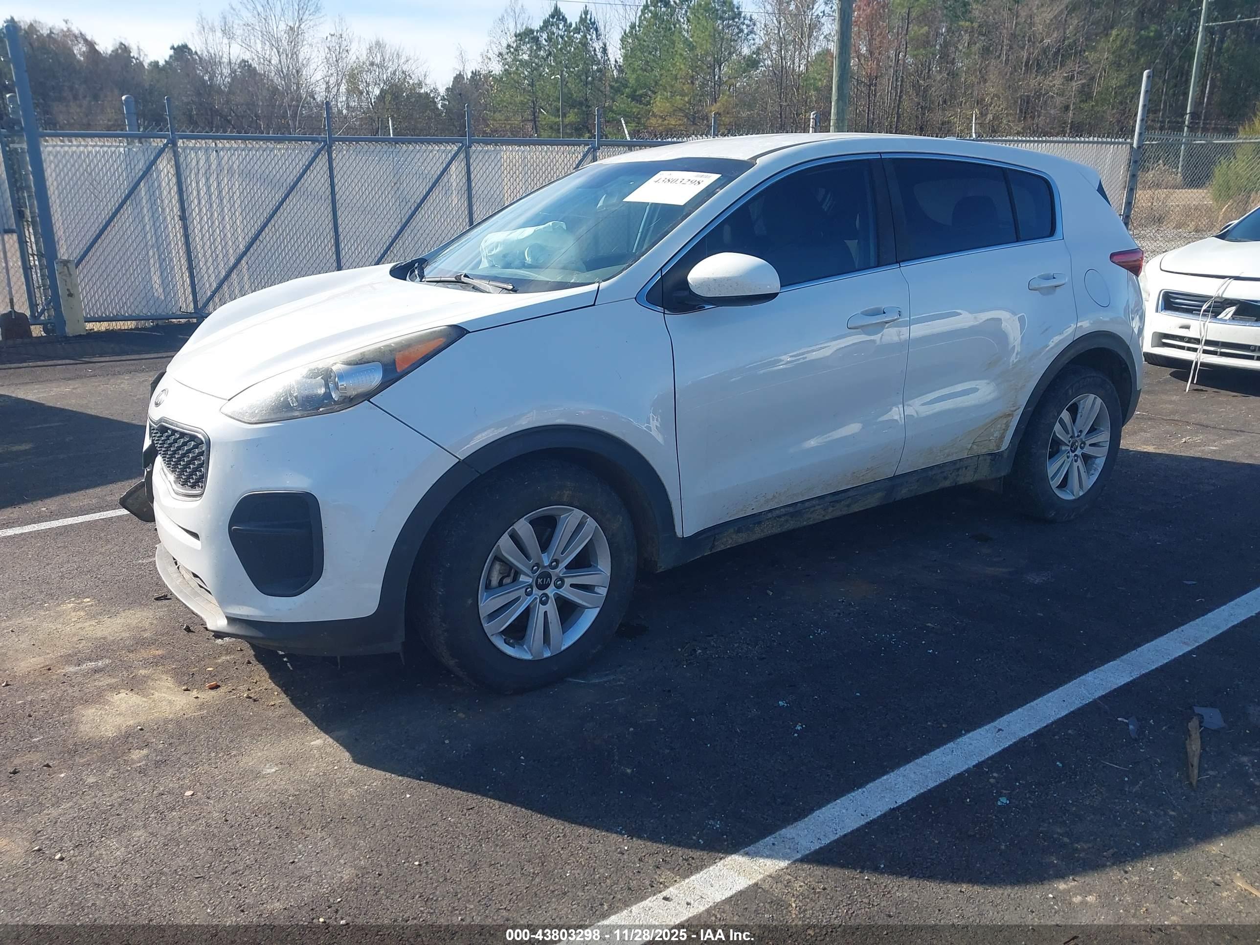 KIA SPORTAGE image 2