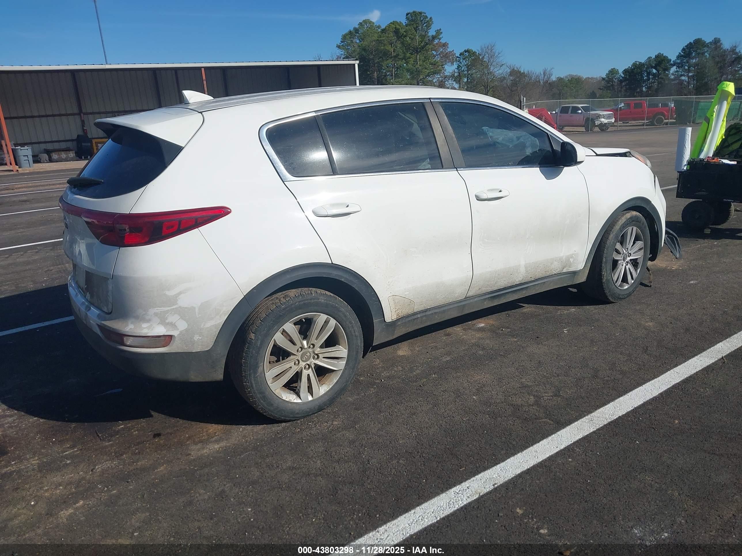 KIA SPORTAGE image 4