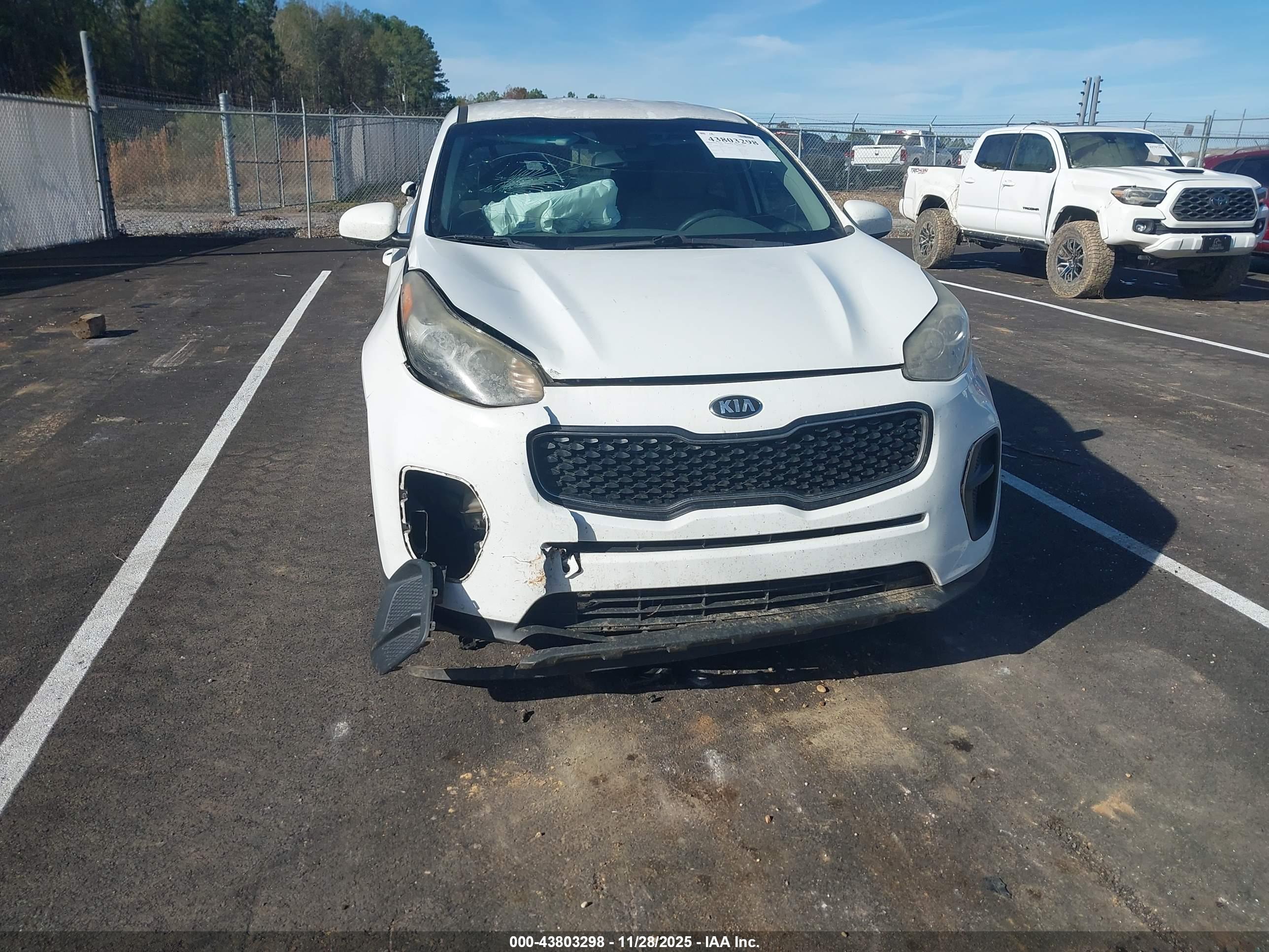 KIA SPORTAGE image 6