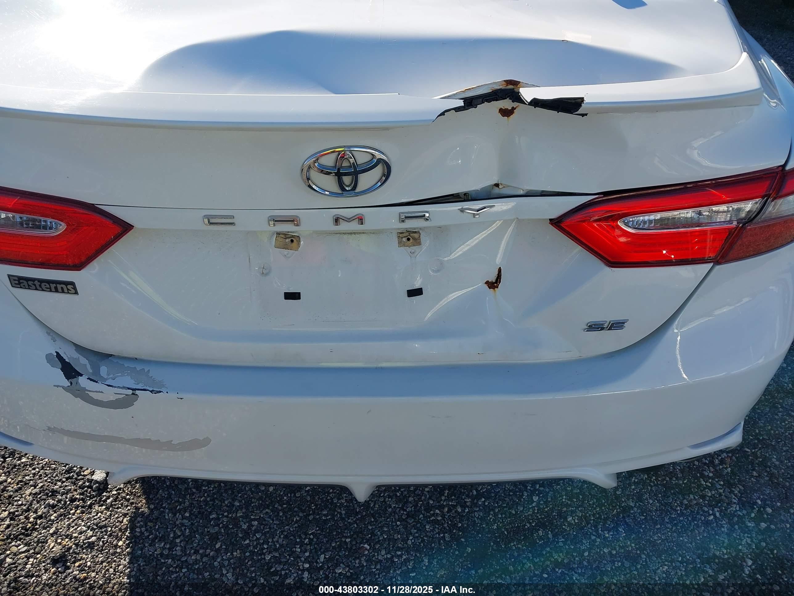 TOYOTA CAMRY image 6