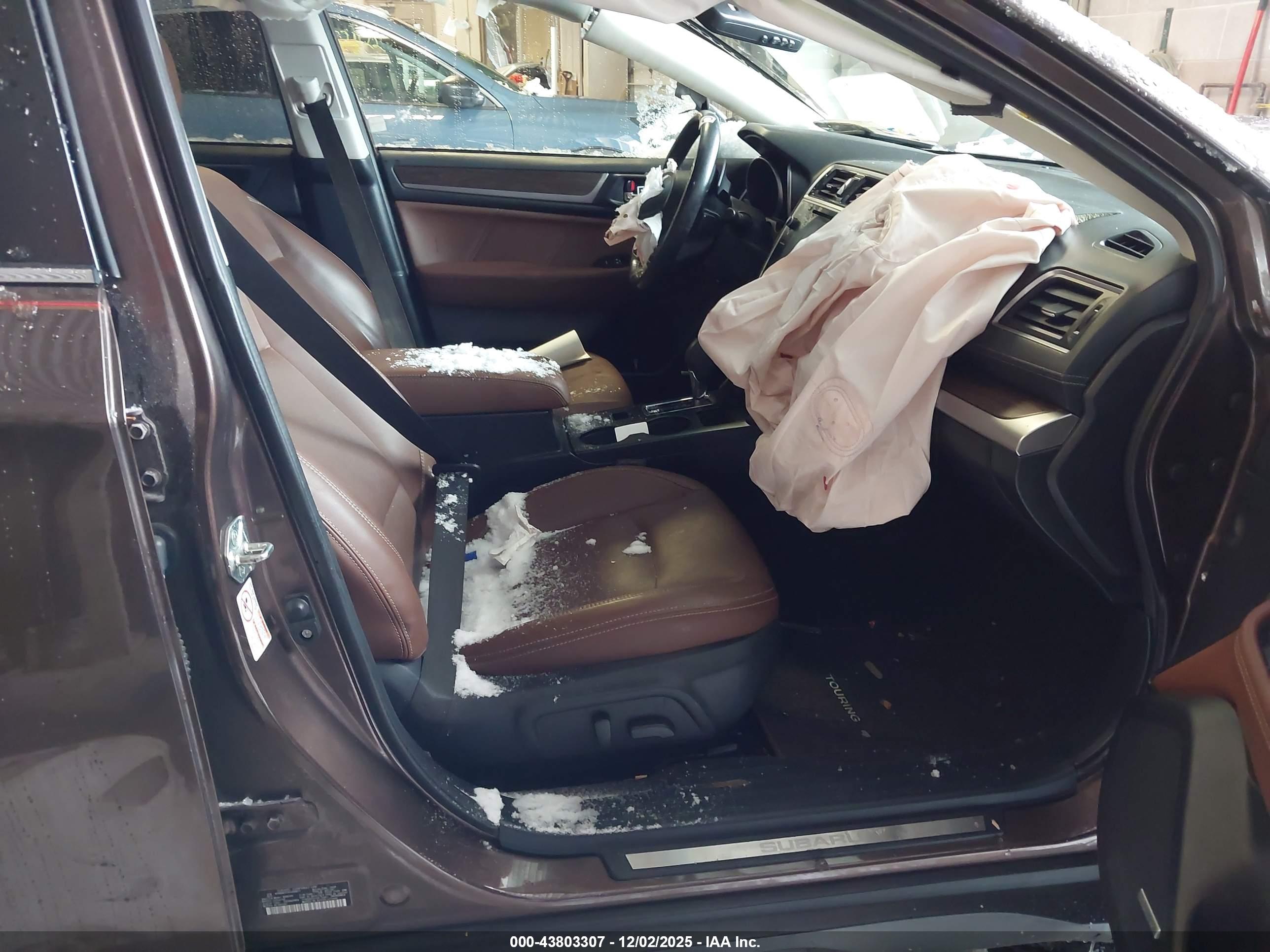 SUBARU OUTBACK image 5