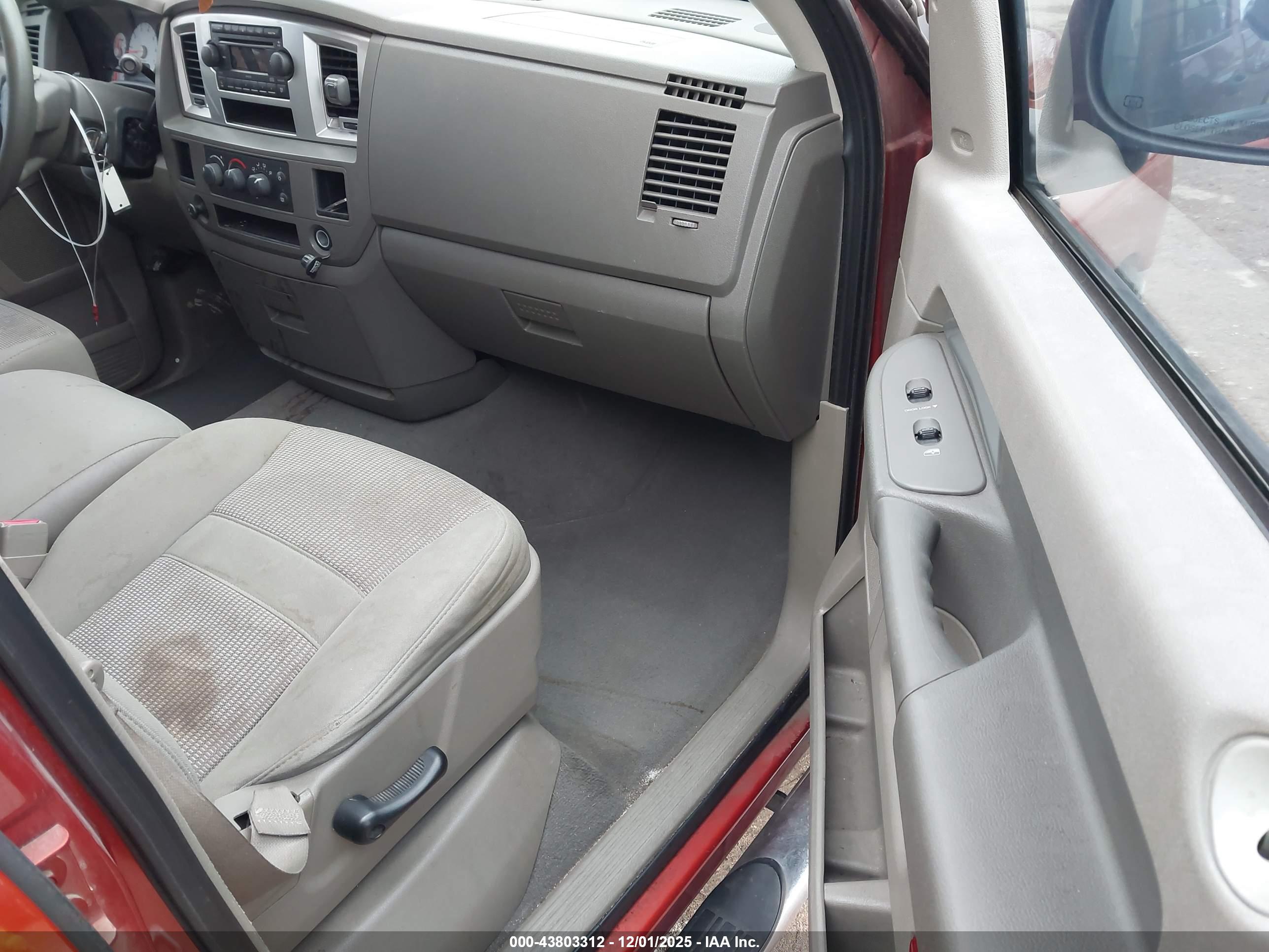 DODGE RAM image 5