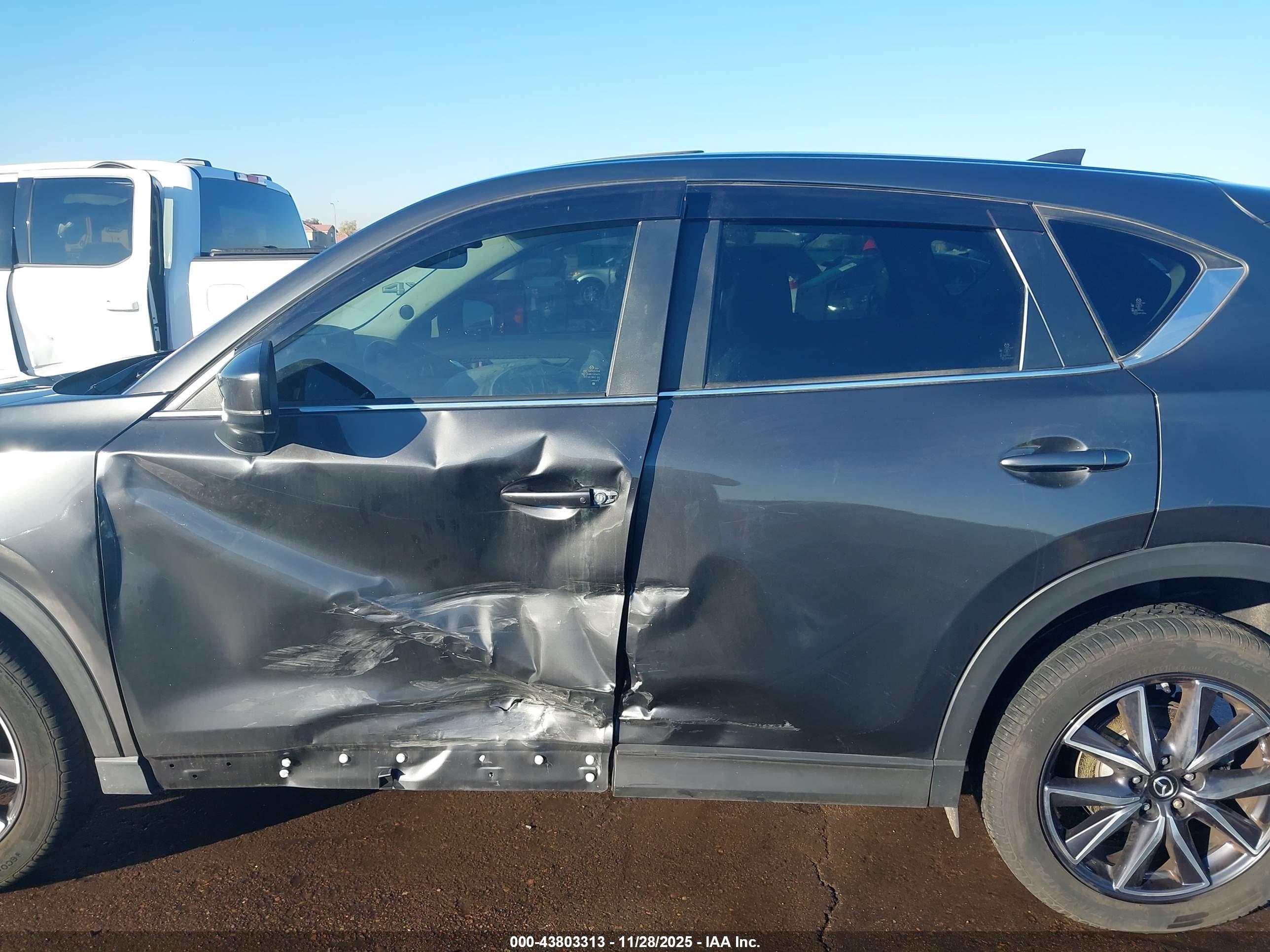 MAZDA CX-5 image 6
