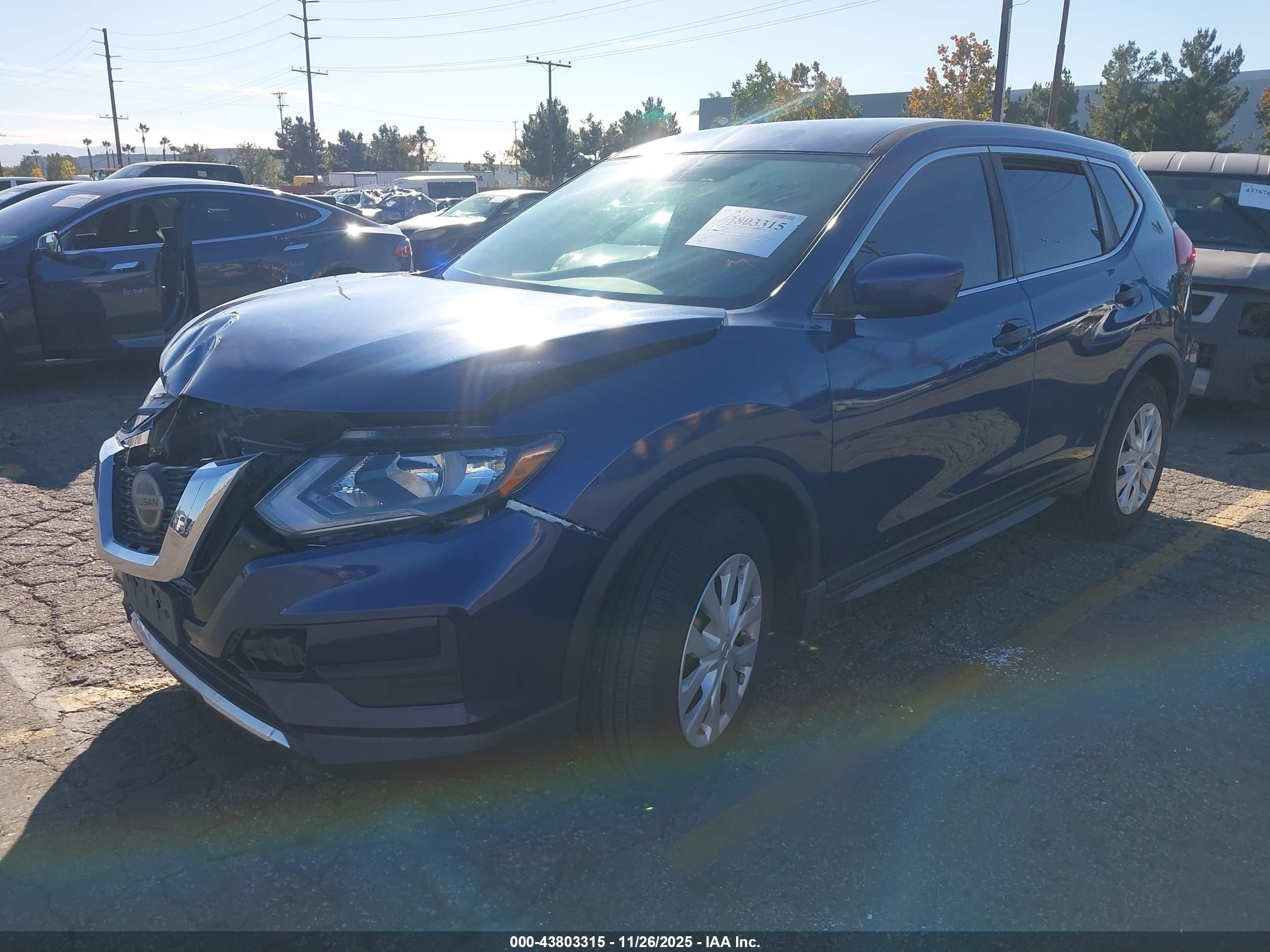 NISSAN ROGUE image 2