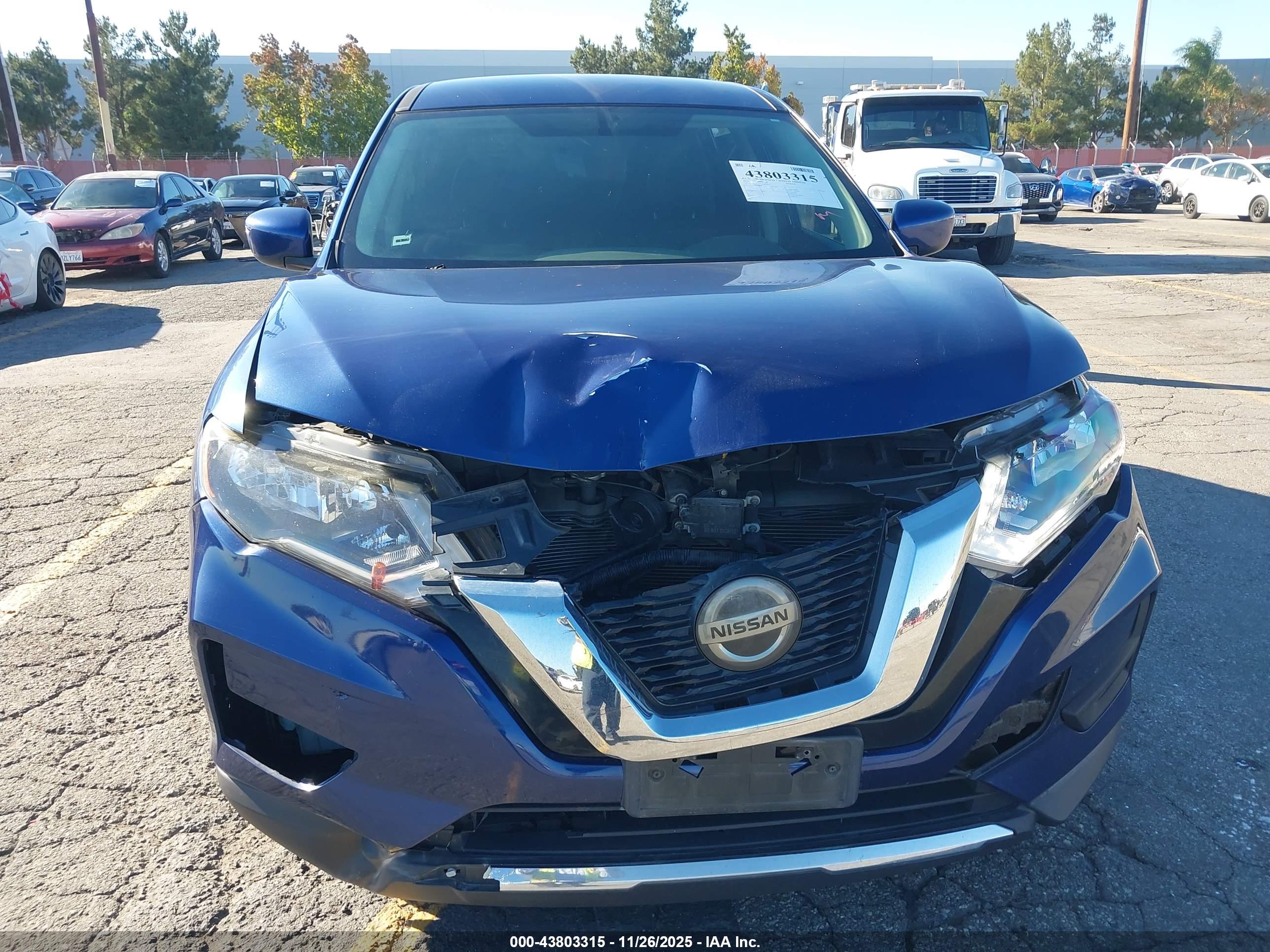 NISSAN ROGUE image 6
