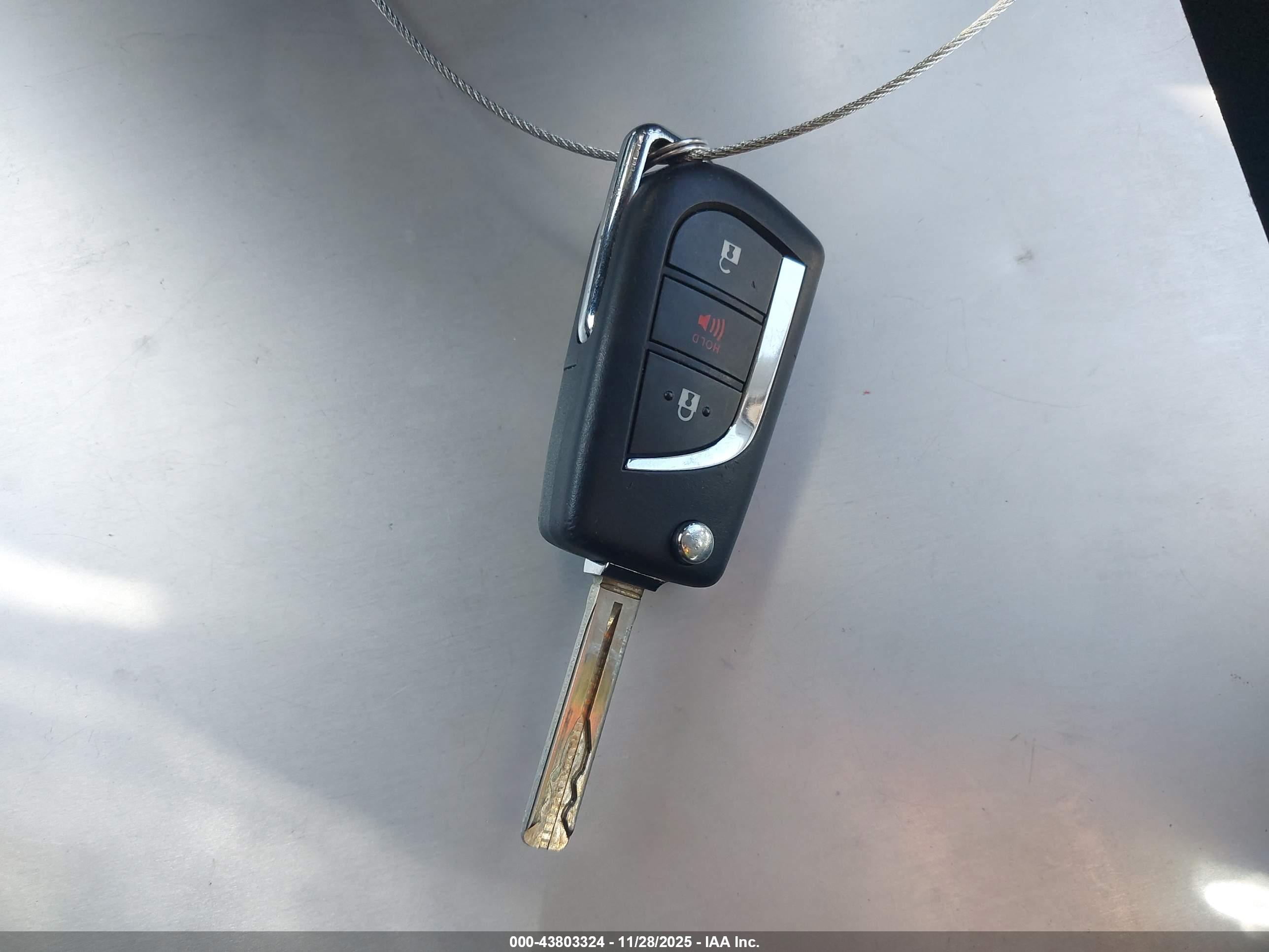 TOYOTA RAV4 image 11