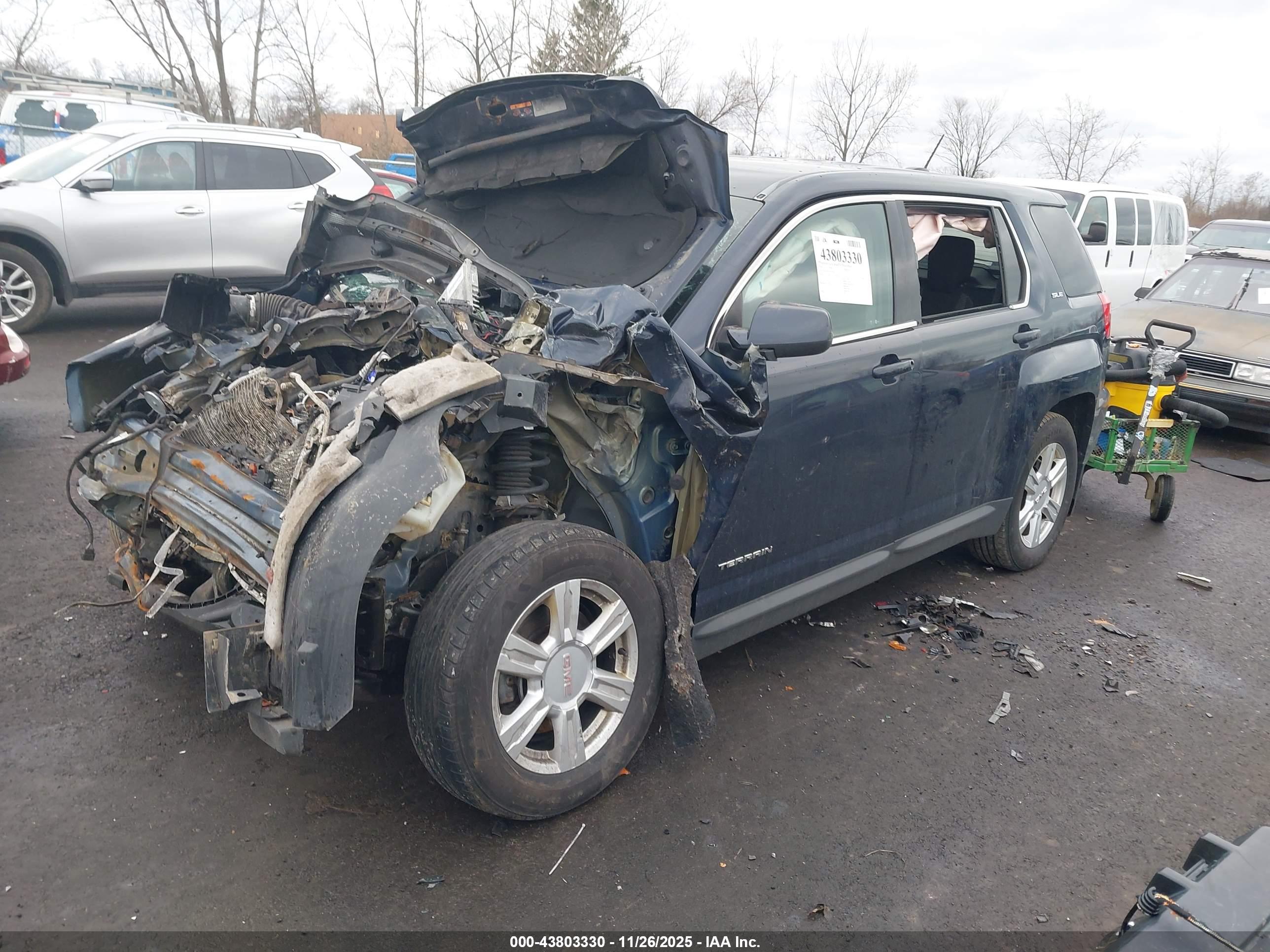 GMC TERRAIN image 2