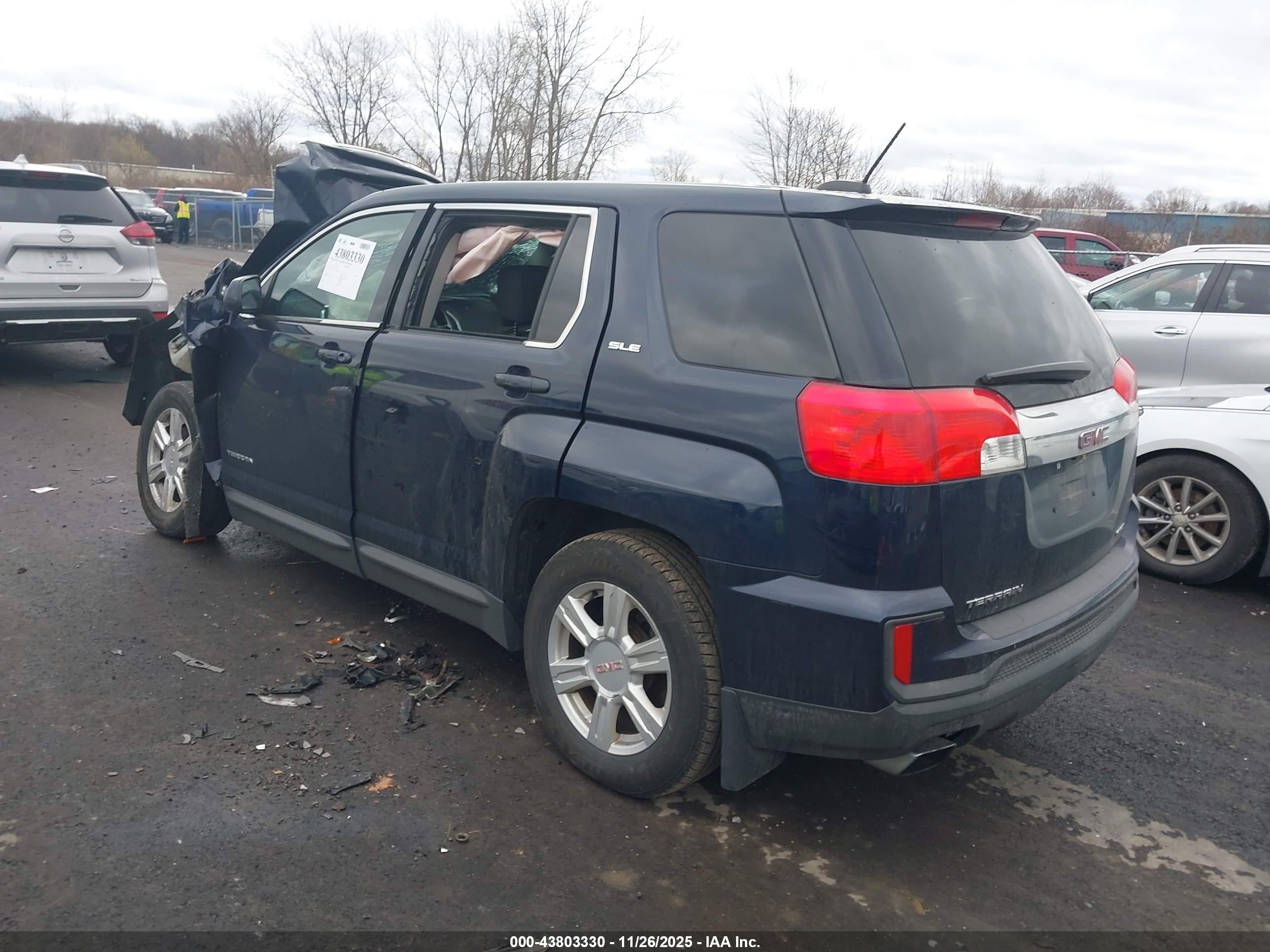 GMC TERRAIN image 3