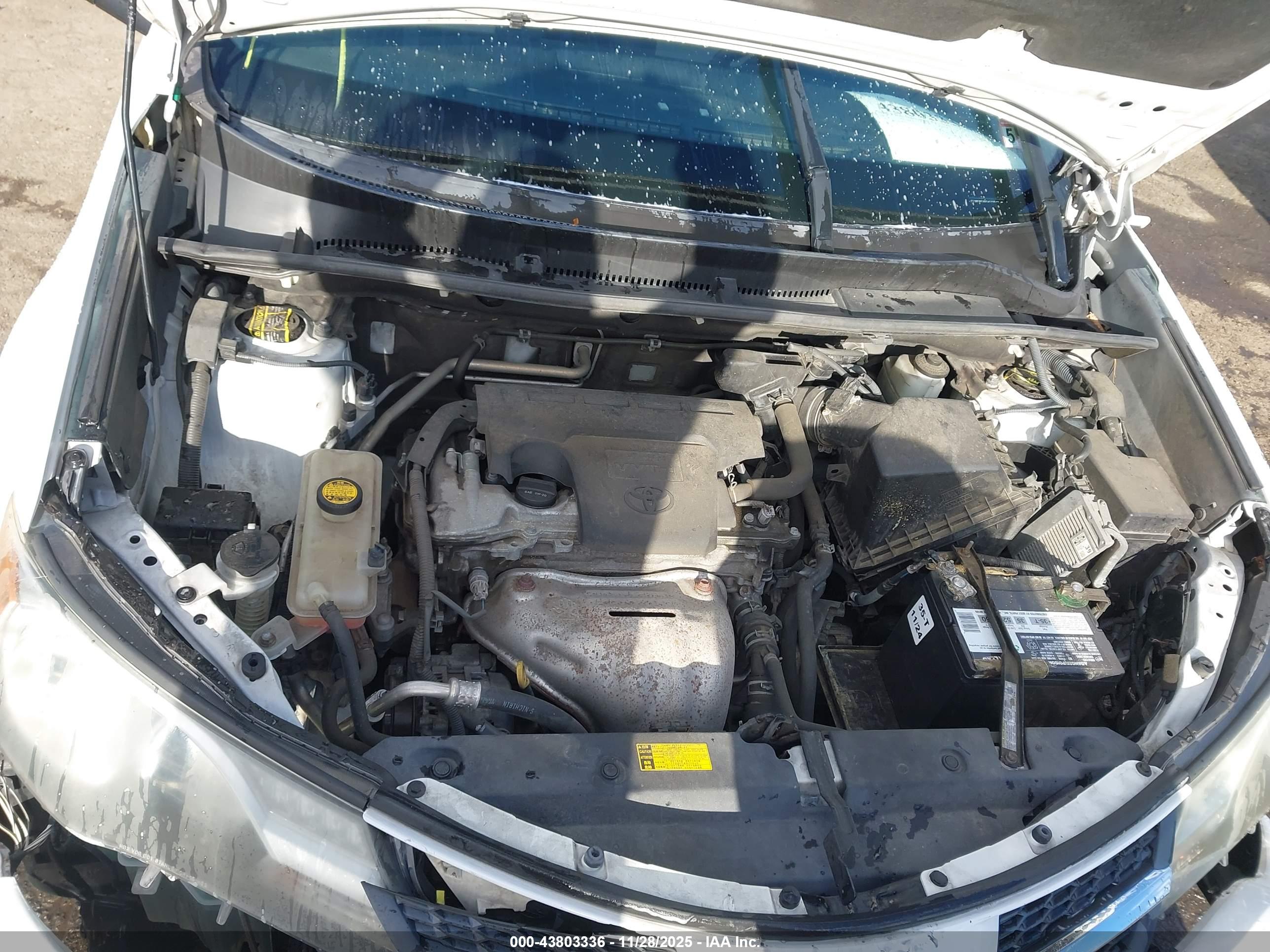 TOYOTA RAV4 image 10