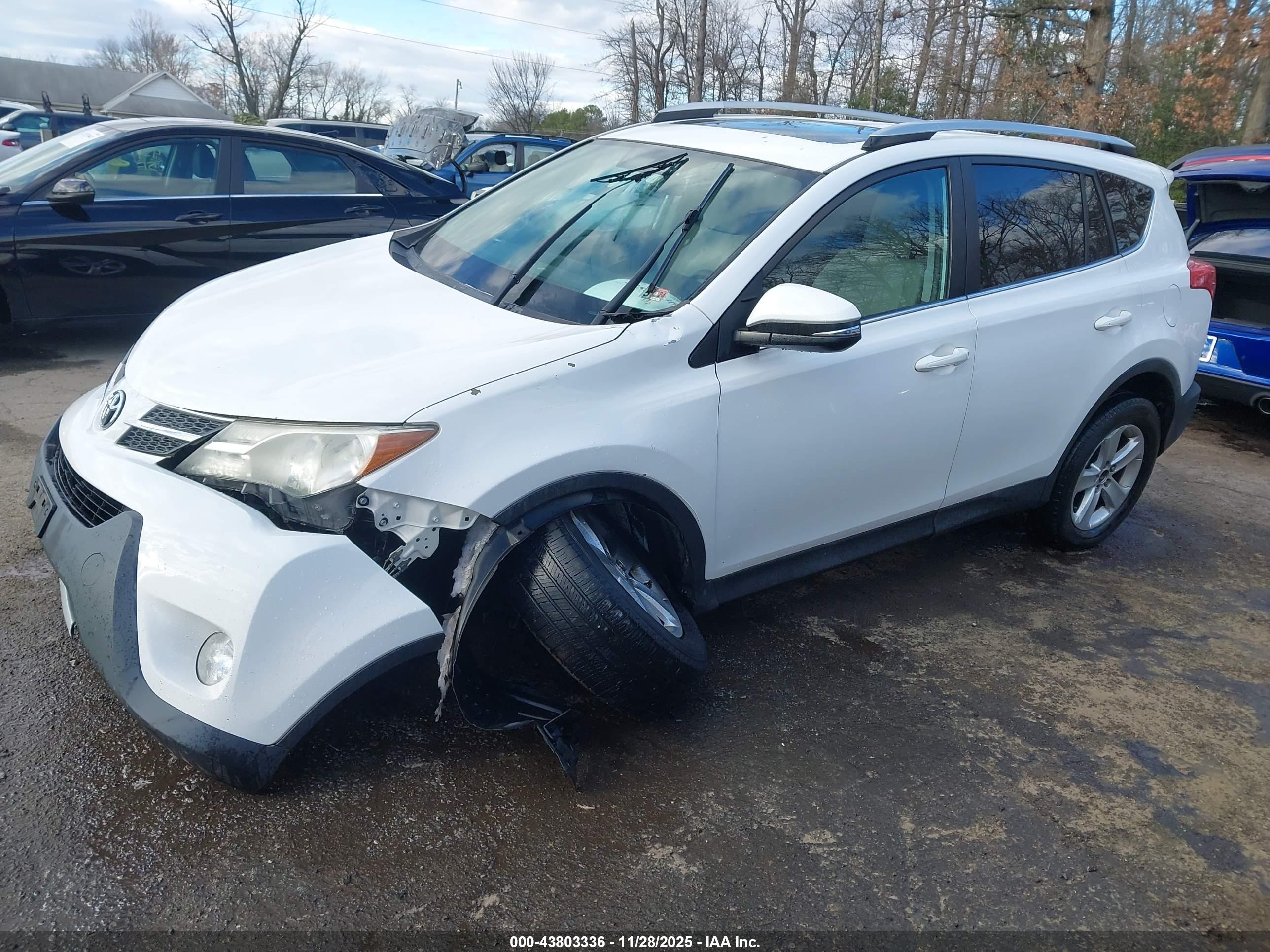 TOYOTA RAV4 image 2