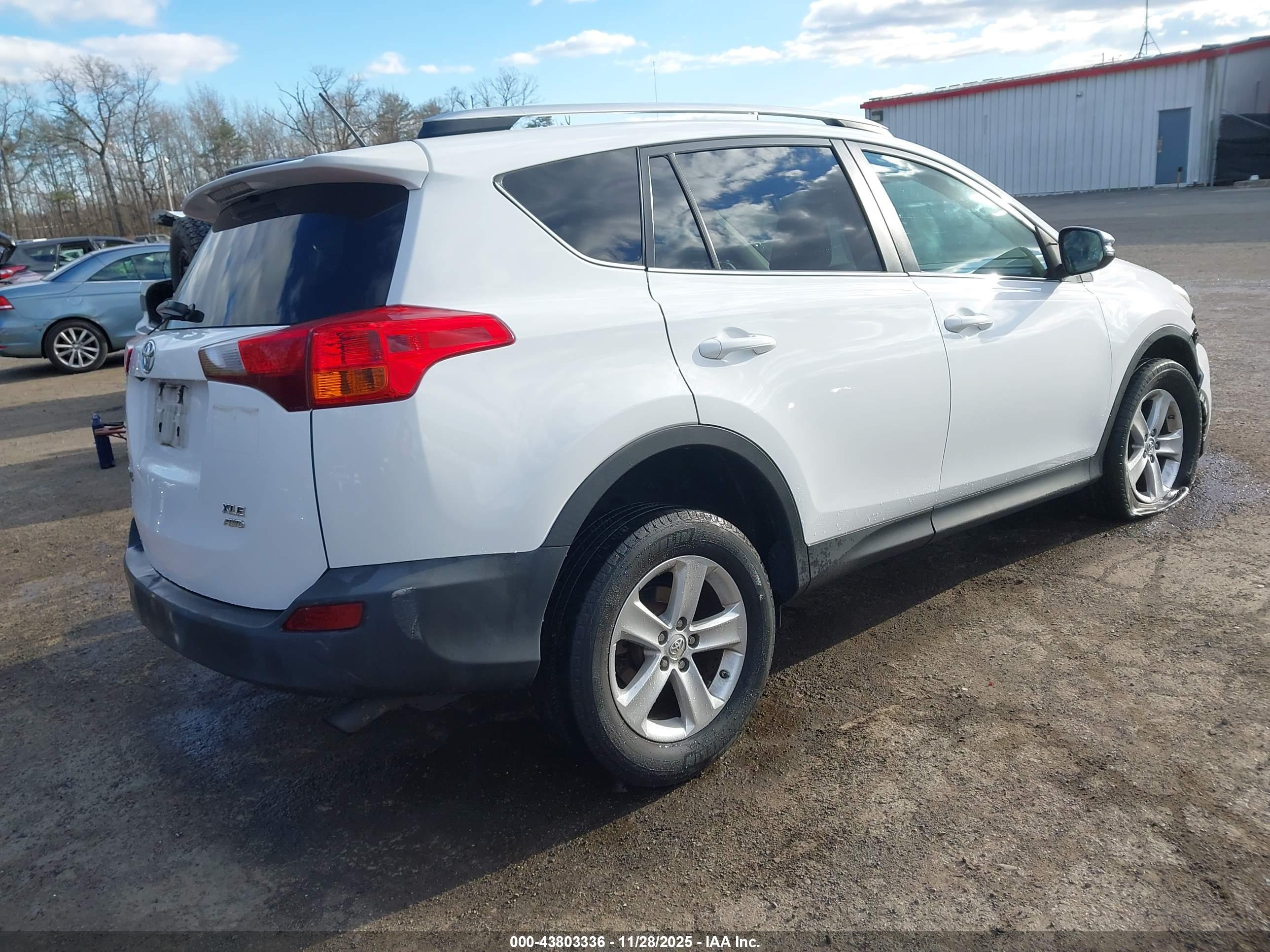 TOYOTA RAV4 image 4