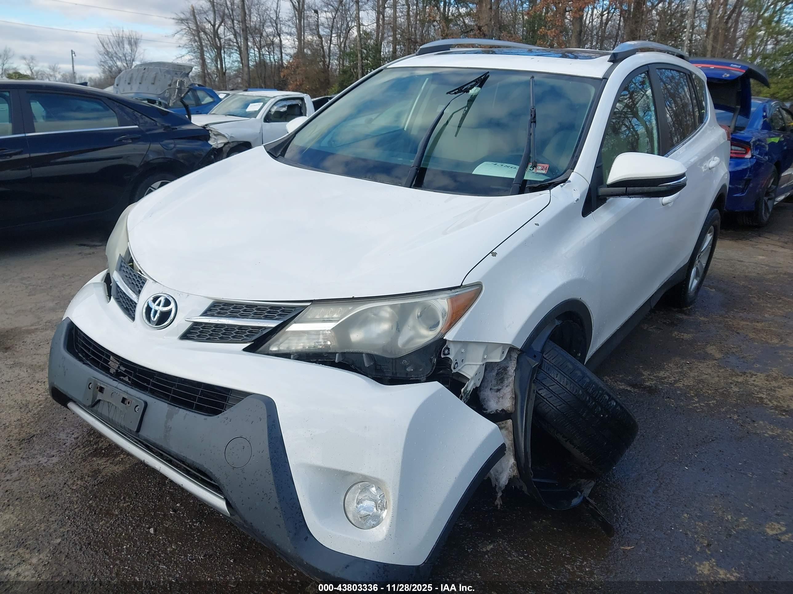 TOYOTA RAV4 image 6