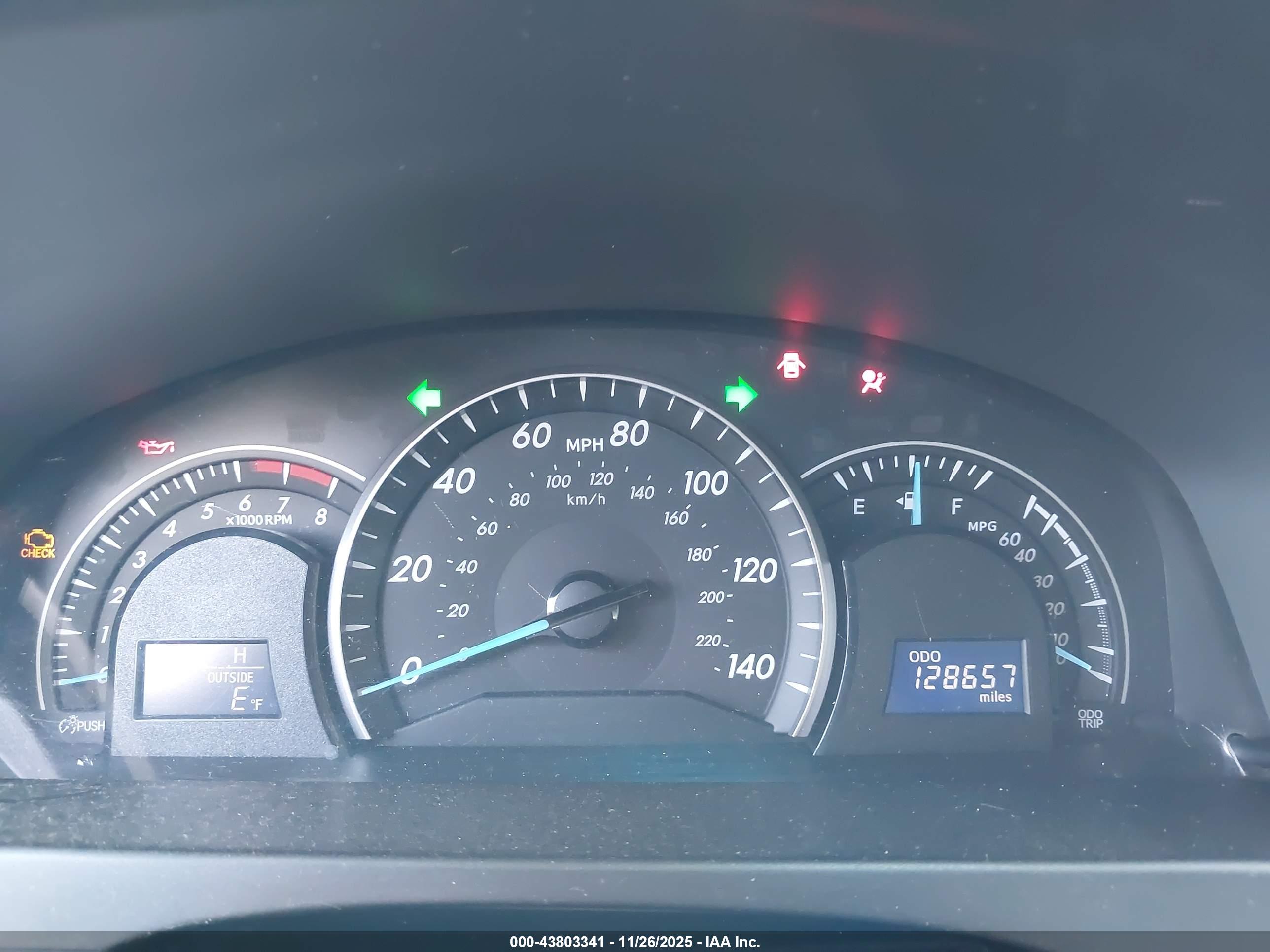 TOYOTA CAMRY image 7