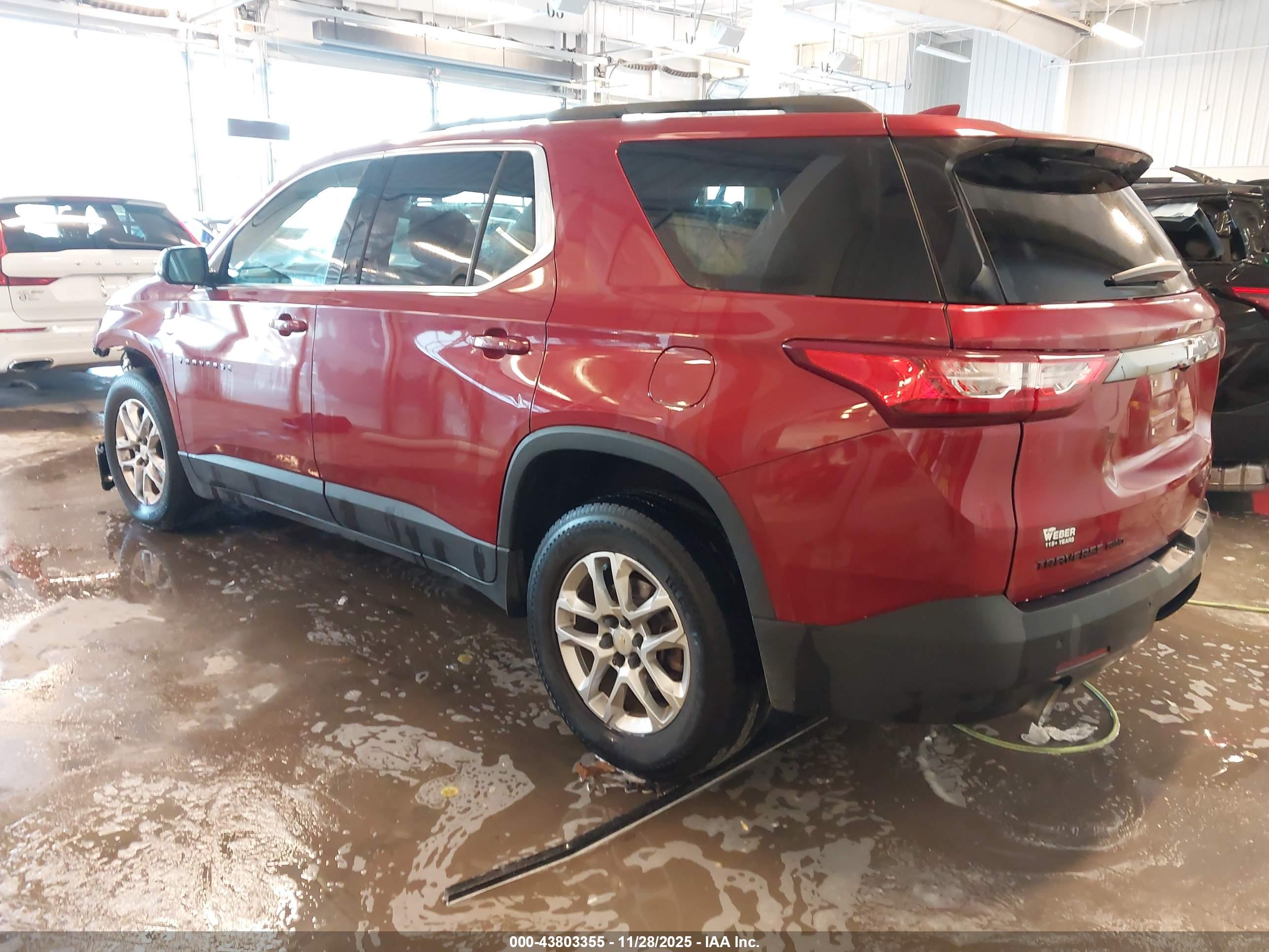 CHEVROLET TRAVERSE image 3