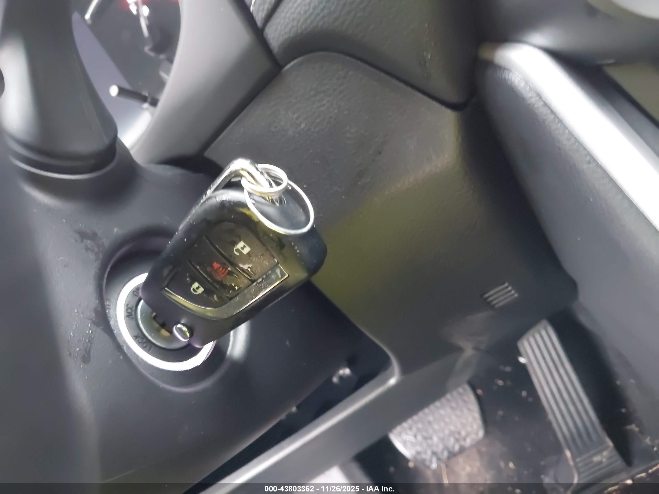 TOYOTA RAV4 image 11