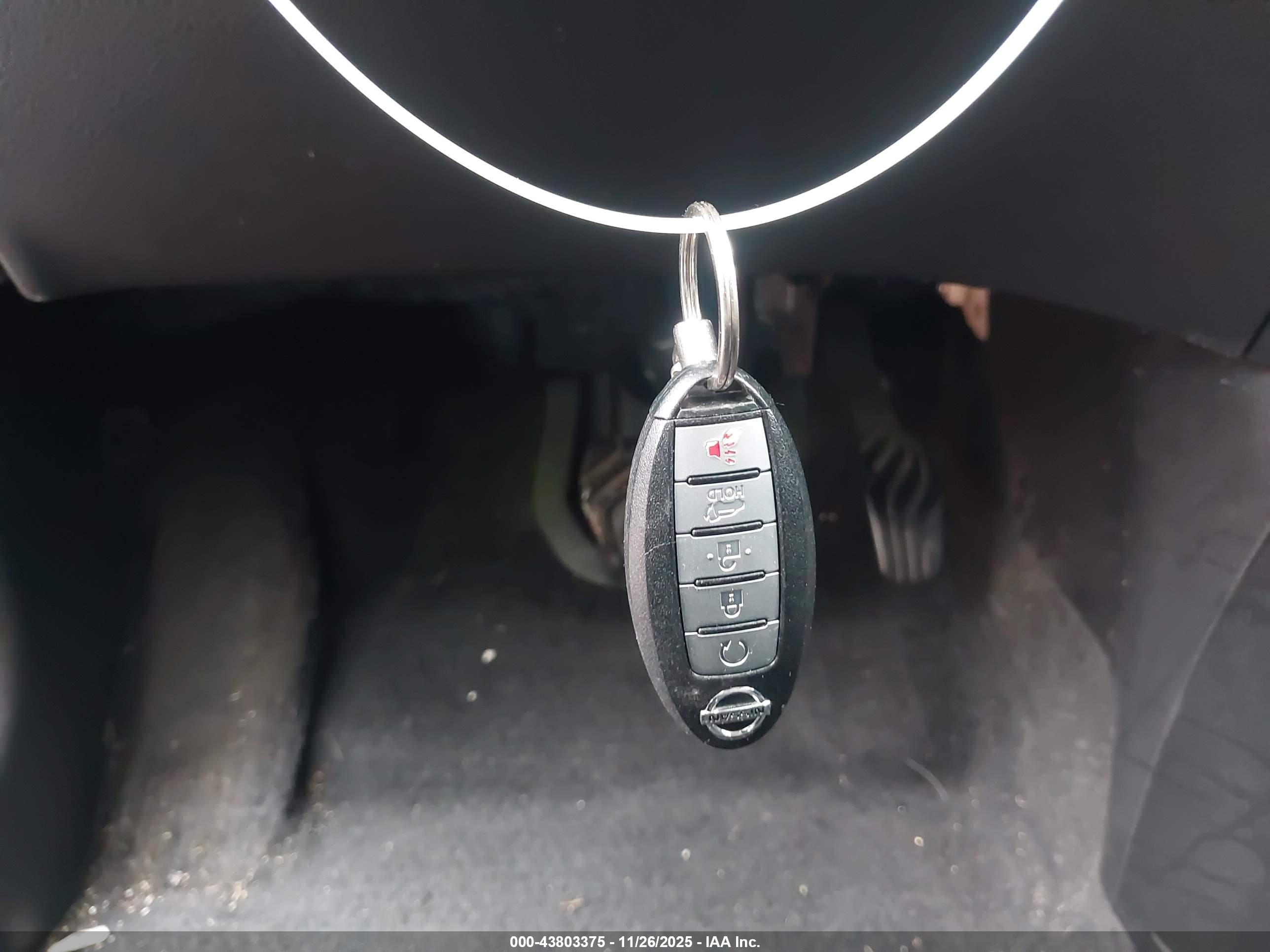 NISSAN ROGUE image 11