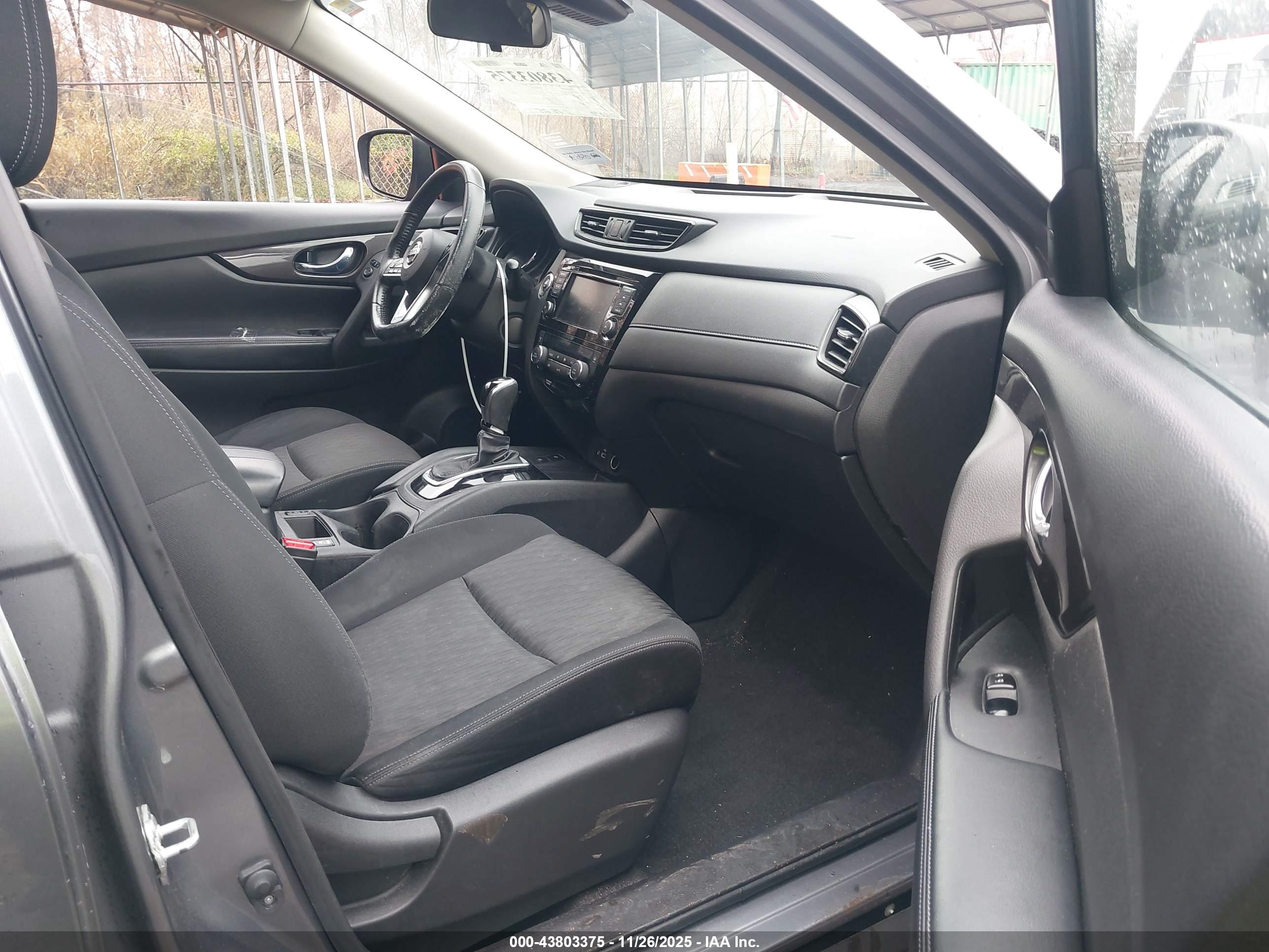 NISSAN ROGUE image 5