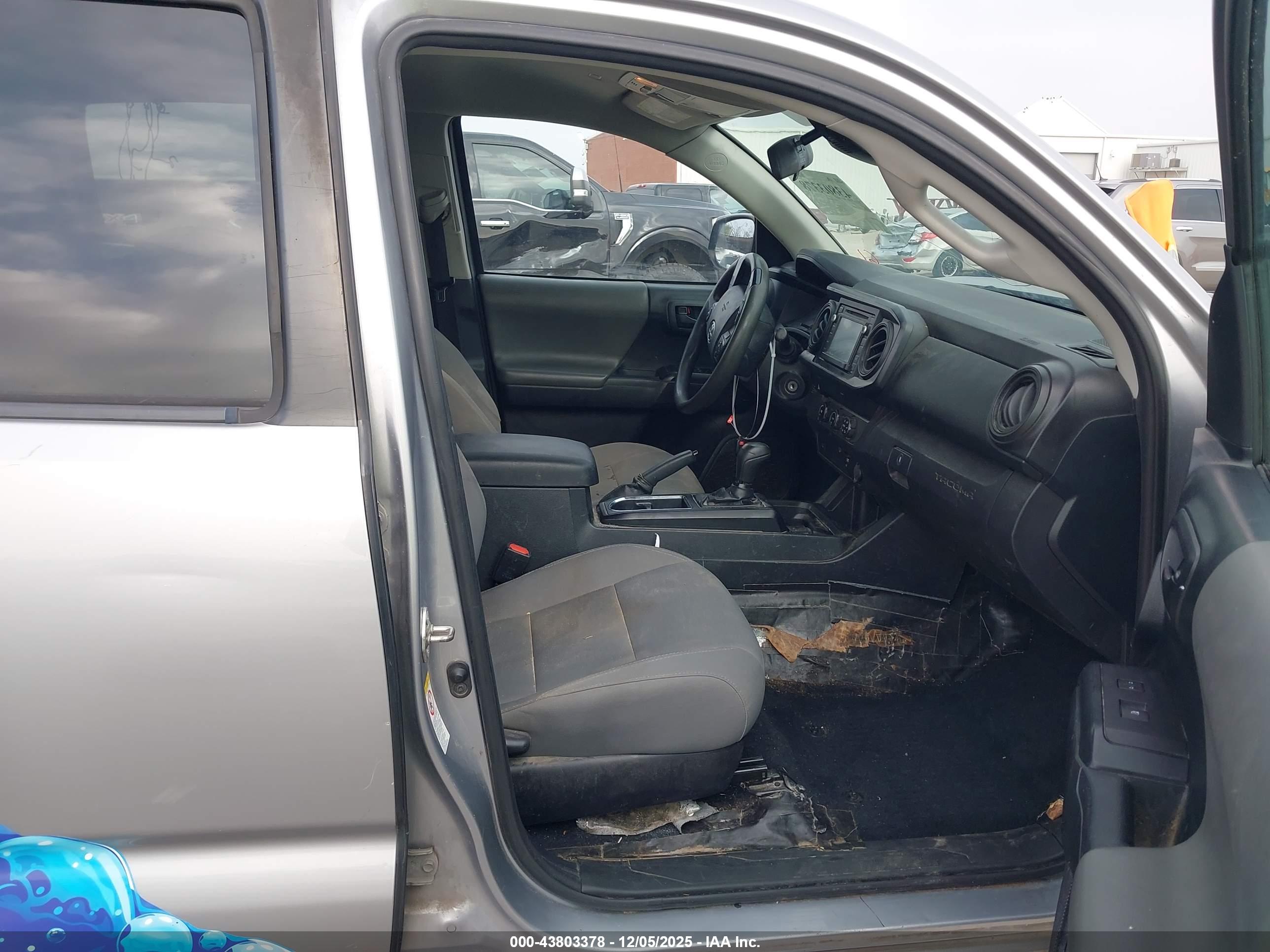 TOYOTA TACOMA image 5