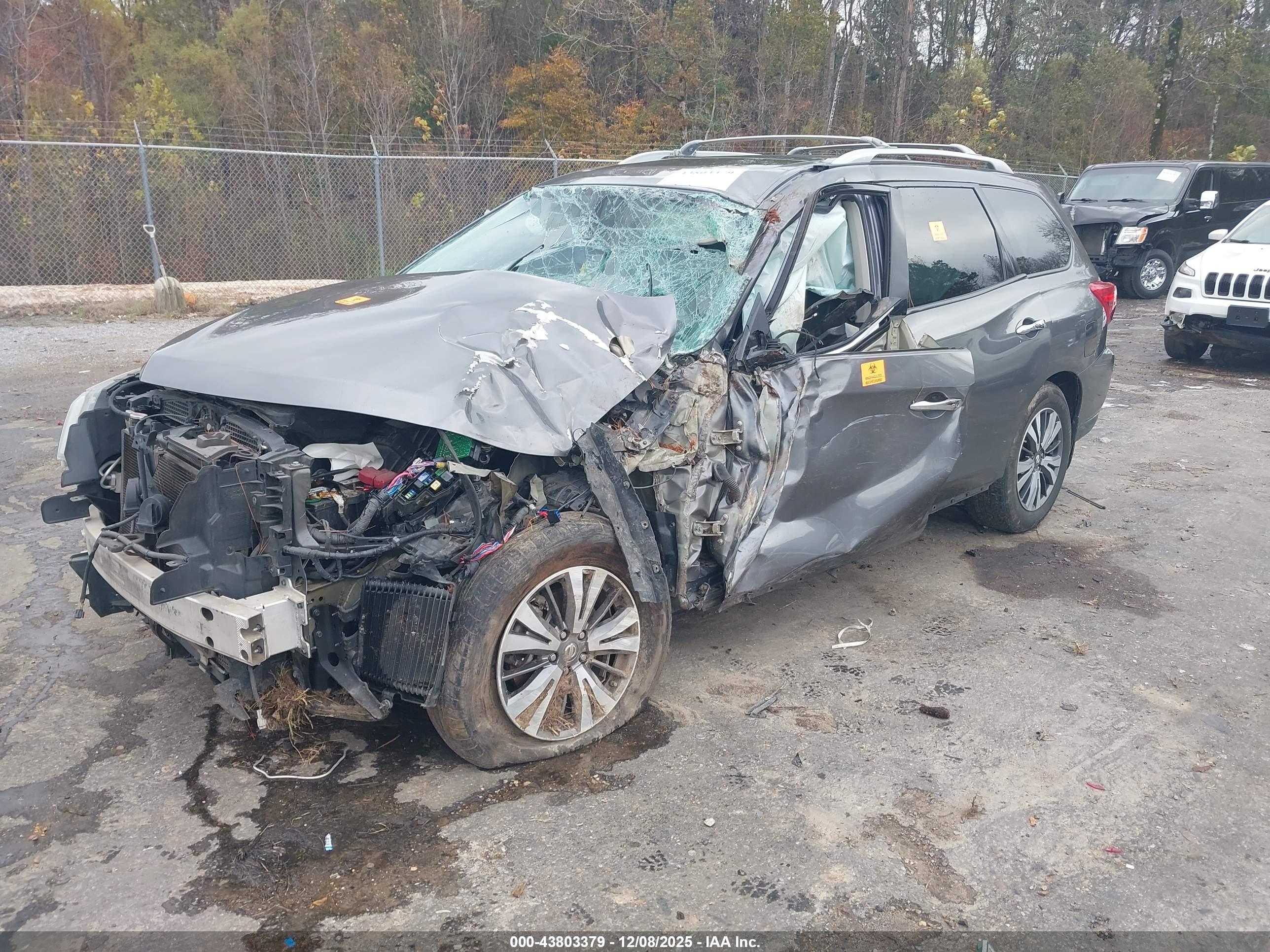 NISSAN PATHFINDER image 2