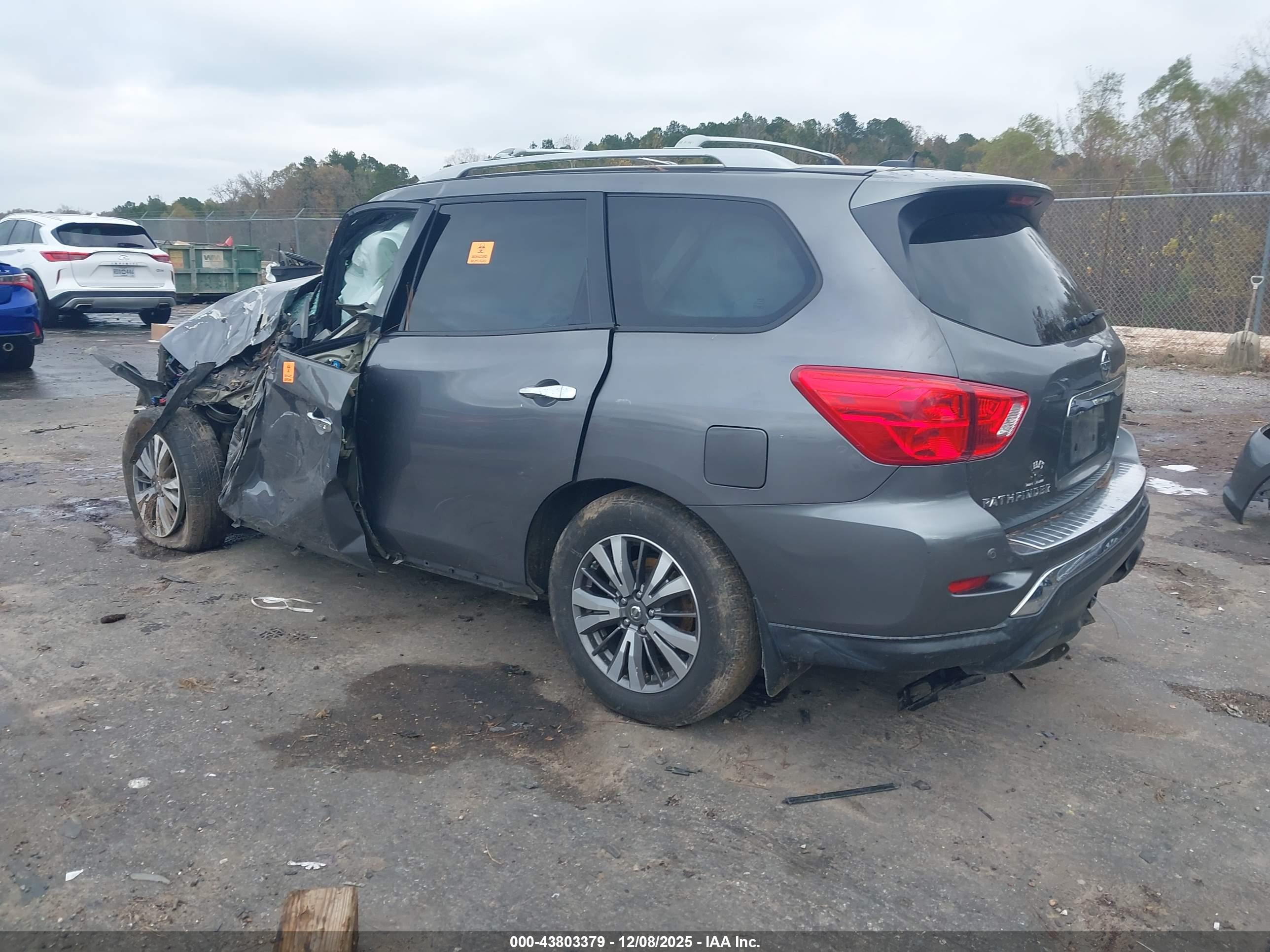 NISSAN PATHFINDER image 3